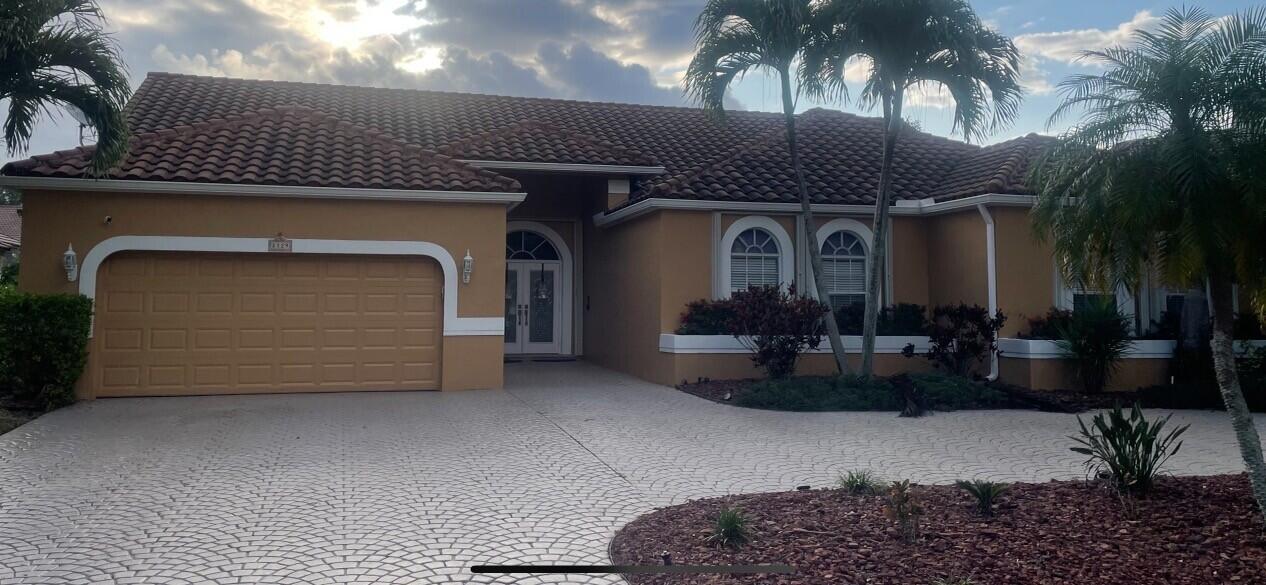 View details of listing 2129 SEA PINES Way, Coral Springs, FL 33071 Coral Springs with MLS# 
