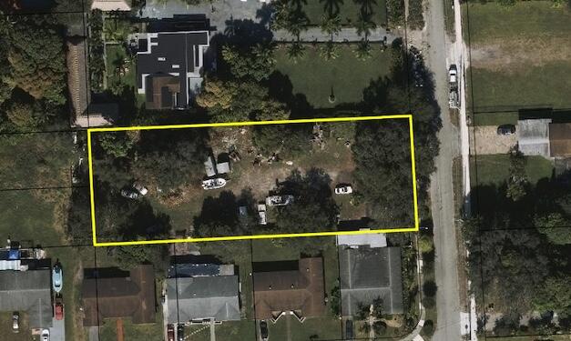 View details of listing 17400 NW 20th Avenue, Miami Gardens, FL 33056 Miami Gardens with MLS#