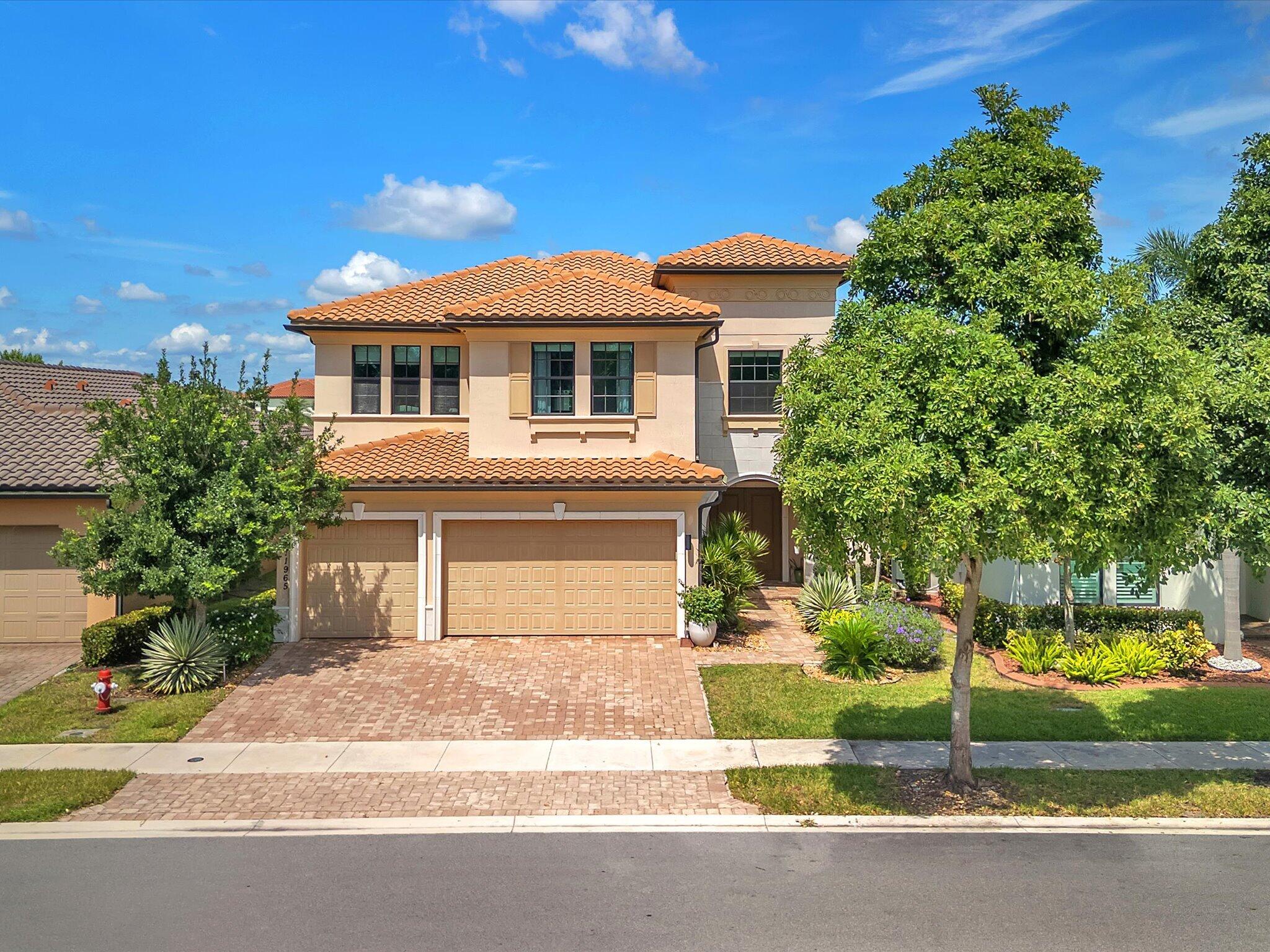View details of listing 11965 S BAYPOINT Circle, Parkland, FL 33076 Parkland with MLS#