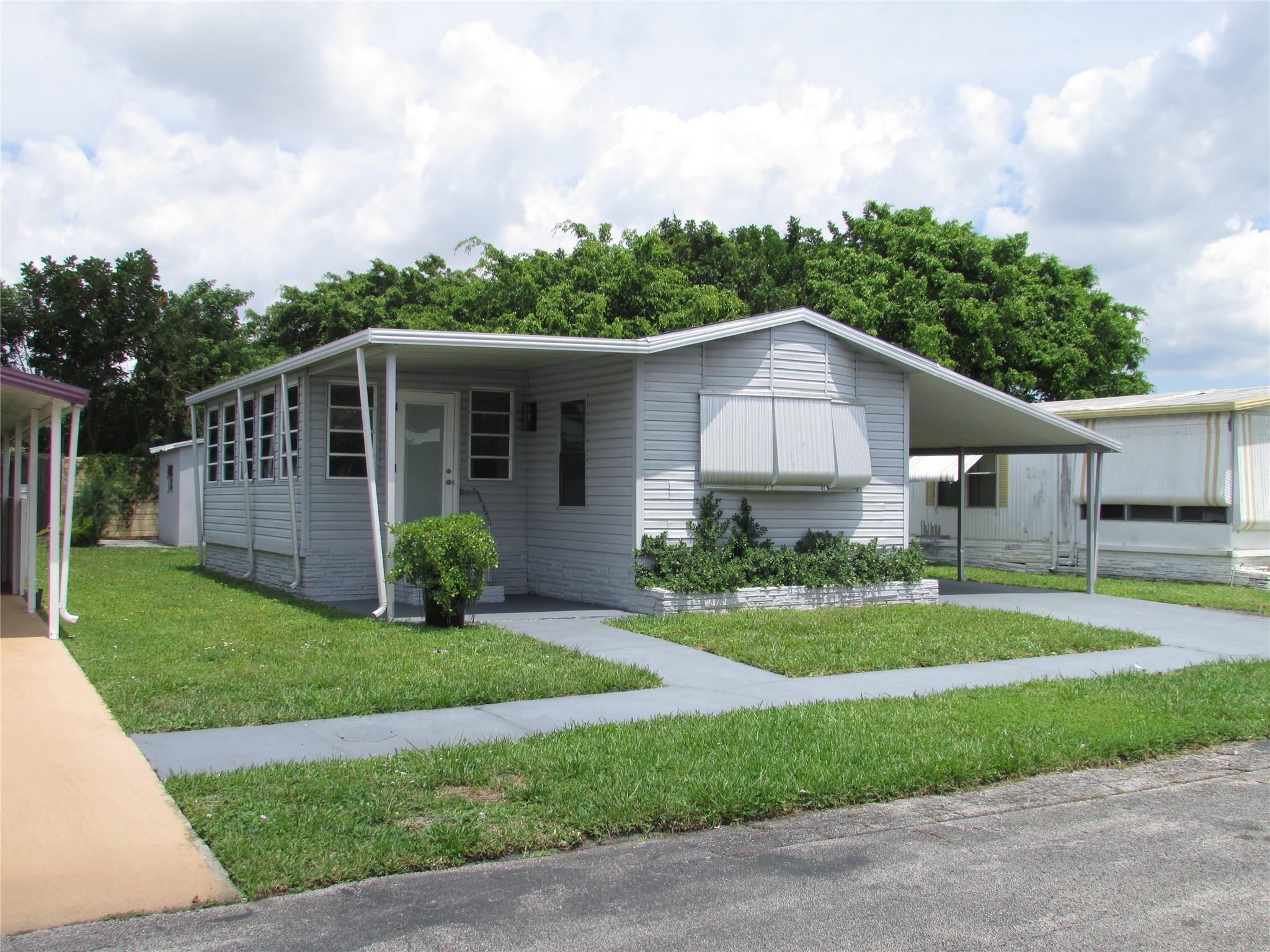 View details of listing 5249 NW 4TH Terrace, Deerfield Beach, FL 33064 Deerfield Beach with MLS# 