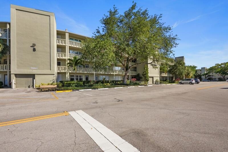 View details of listing 4028 Berkshire B 4028, Deerfield Beach, FL 33442 Deerfield Beach with MLS# 
