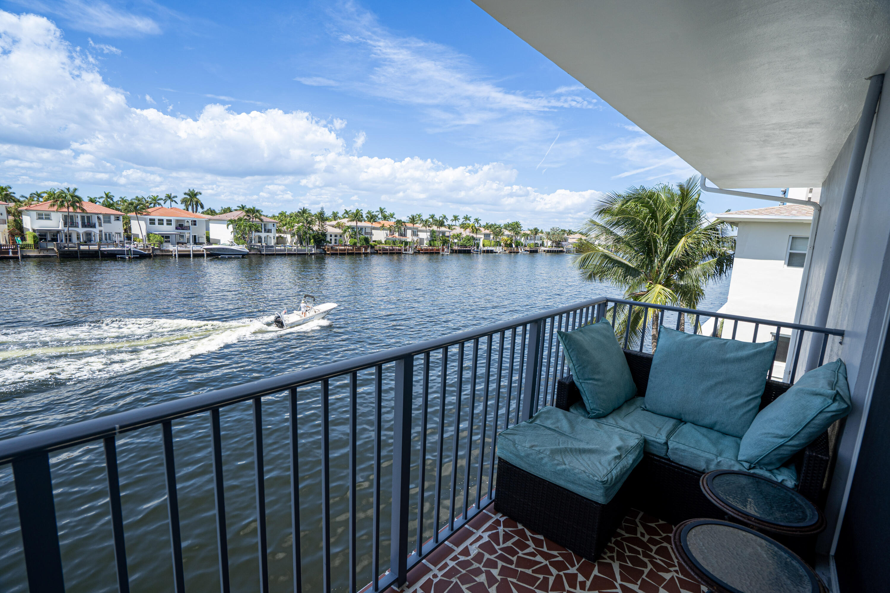 View details of listing 2600 S OCEAN Drive S305, Hollywood, FL 33019 Hollywood with MLS# 
