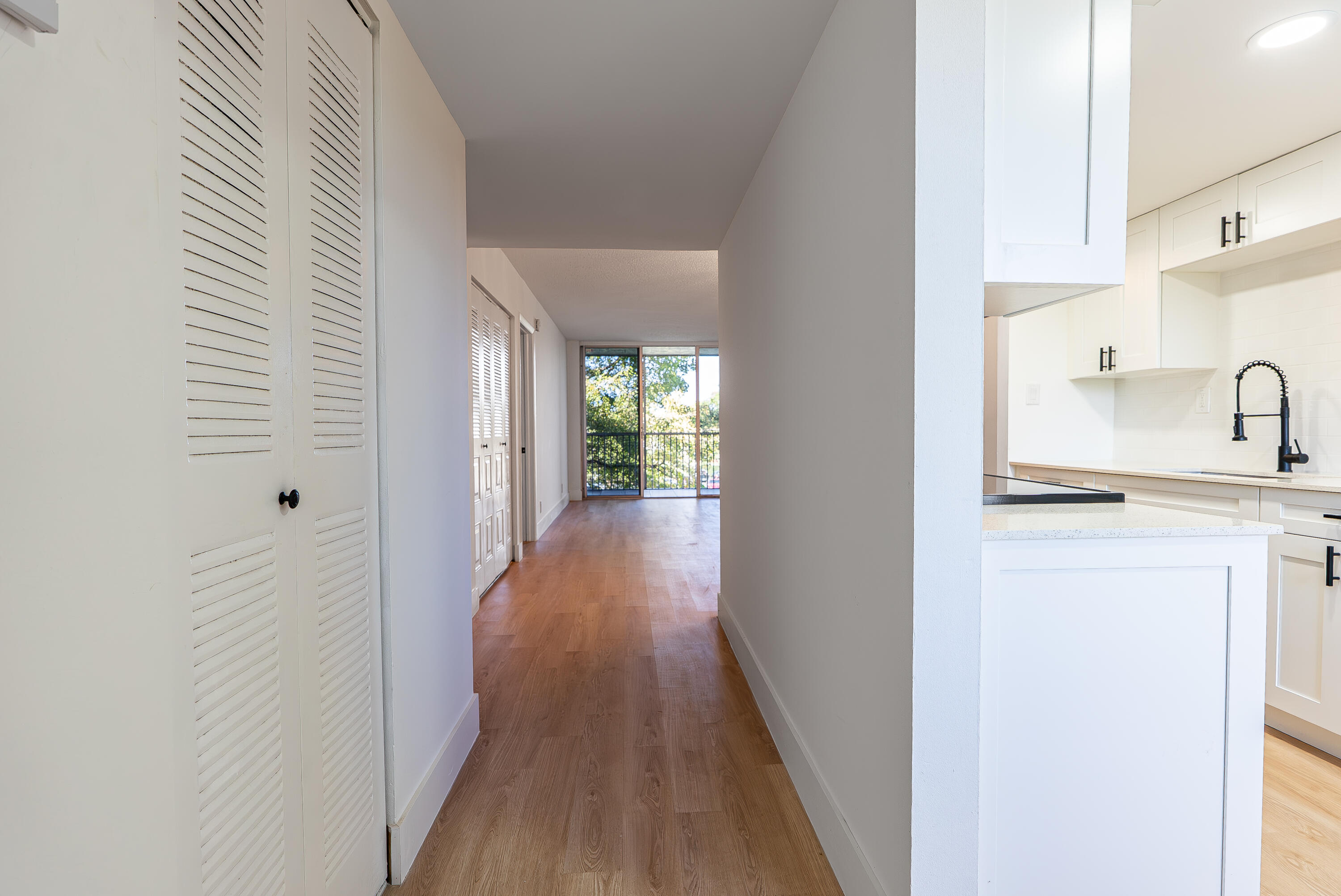 View details of listing 3121 NW 47th Terrace, Lauderdale Lakes, FL 33319 Lauderdale Lakes with MLS# 