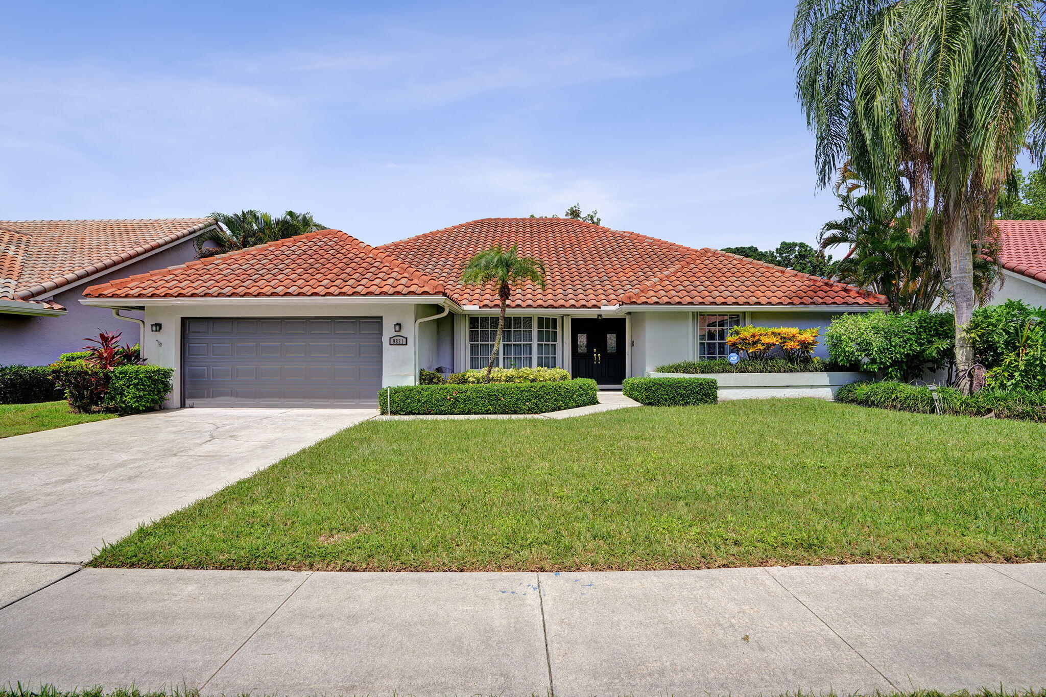 View details of listing 9821 SW 3RD Court, Plantation, FL 33324 Plantation with MLS# 