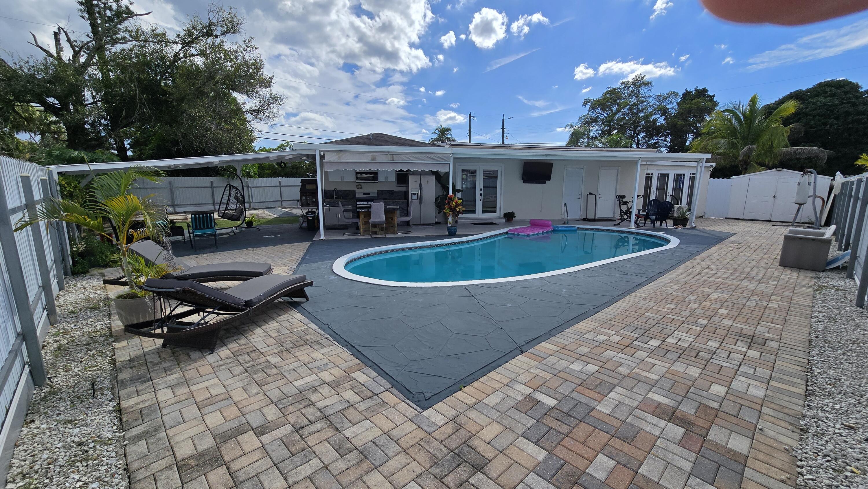 Listing  268 Holly Drive, West Palm Beach, FL 33415, West Palm Beach, FL 33415