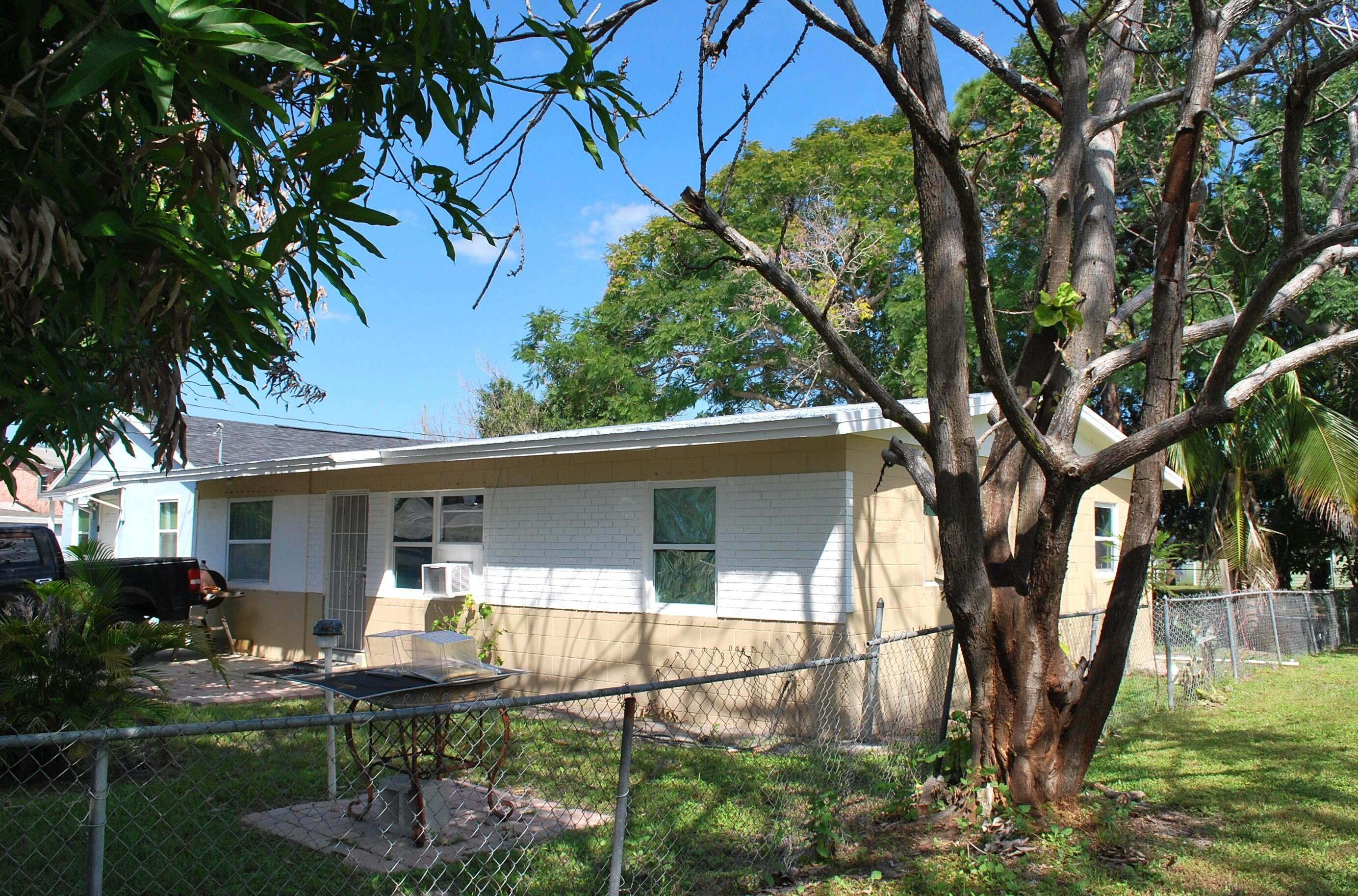 View details of listing 1106 N 22ND Street, Fort Pierce, FL 34950 Fort Pierce with MLS#