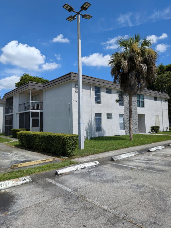 View details of listing 10361 N Kendall Drive B8, Miami, FL 33176 Miami with MLS# 