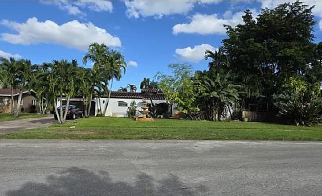 View details of listing 690 NW 68TH Avenue, Plantation, FL 33317 Plantation with MLS# 