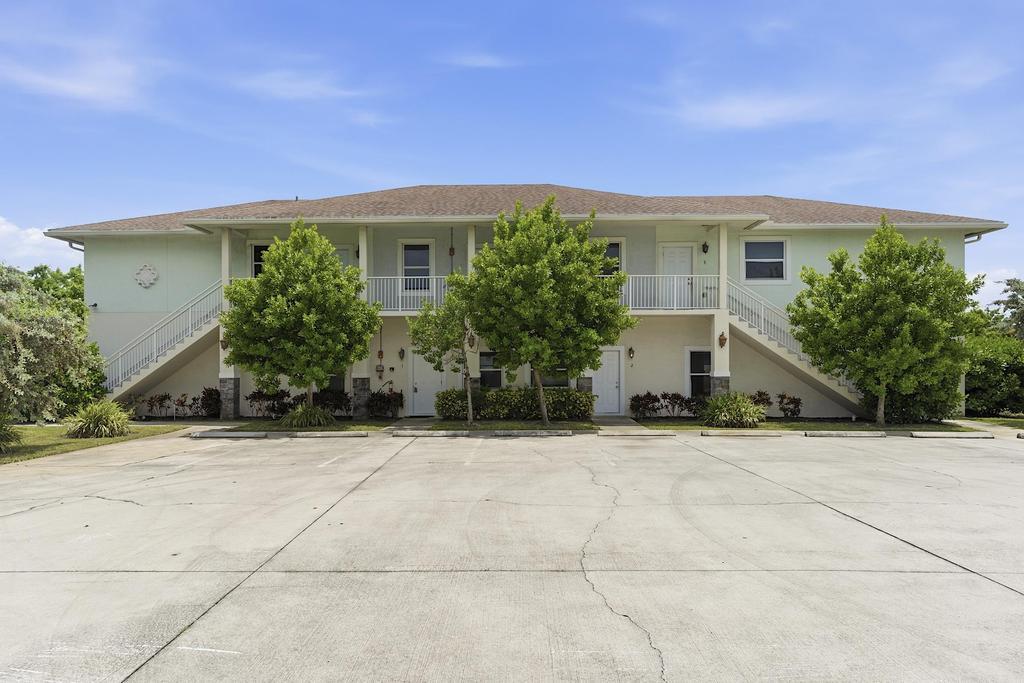 Listing  105 2nd Street 5, Lake Park, FL 33403, Lake Park, FL 33403