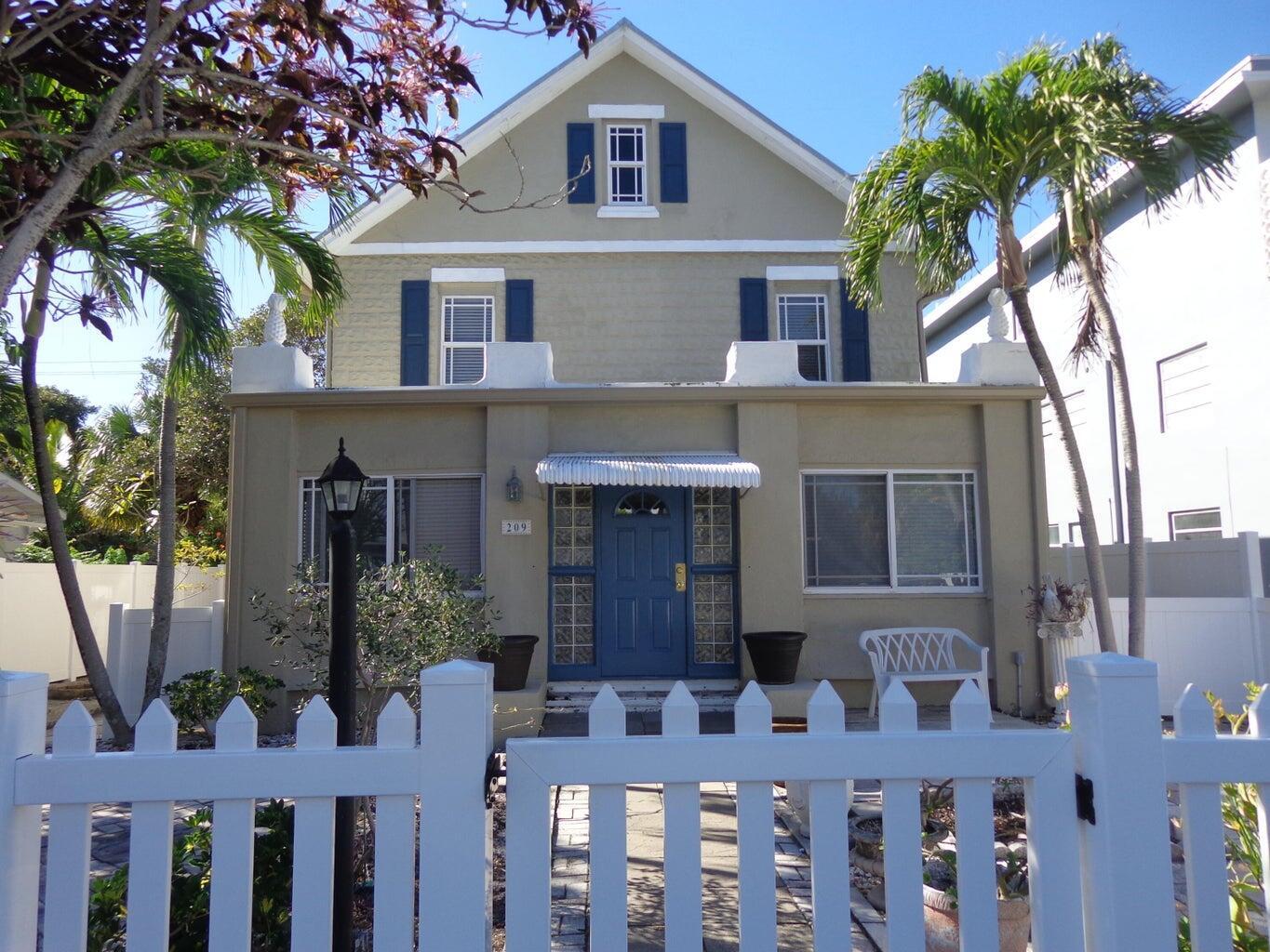 Listing  209 S Lakeside Drive, Lake Worth Beach, FL 33460, Lake Worth Beach, FL 33460