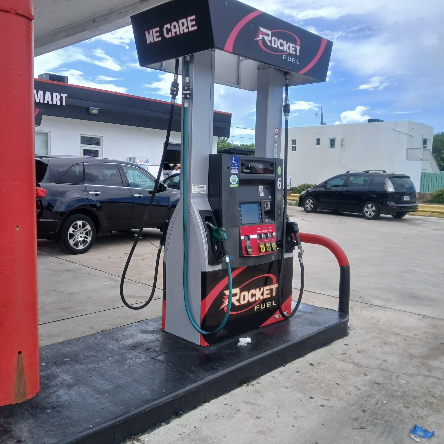 View details of listing 1040 S Federal Highway, Dania Beach, FL 33004 Dania Beach with MLS# 