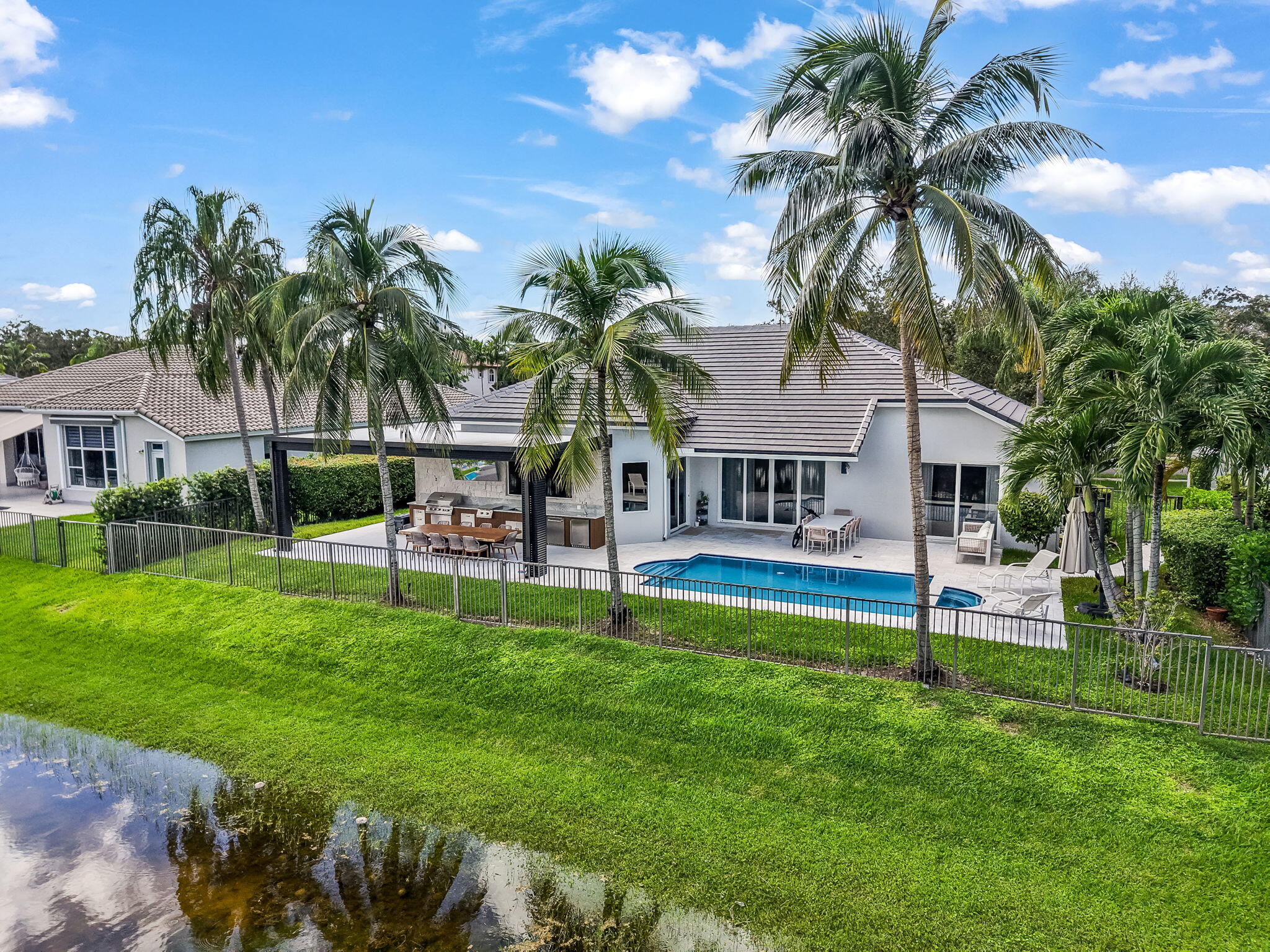View details of listing 2678 MEADOWOOD Drive, Weston, FL 33332 Weston with MLS#
