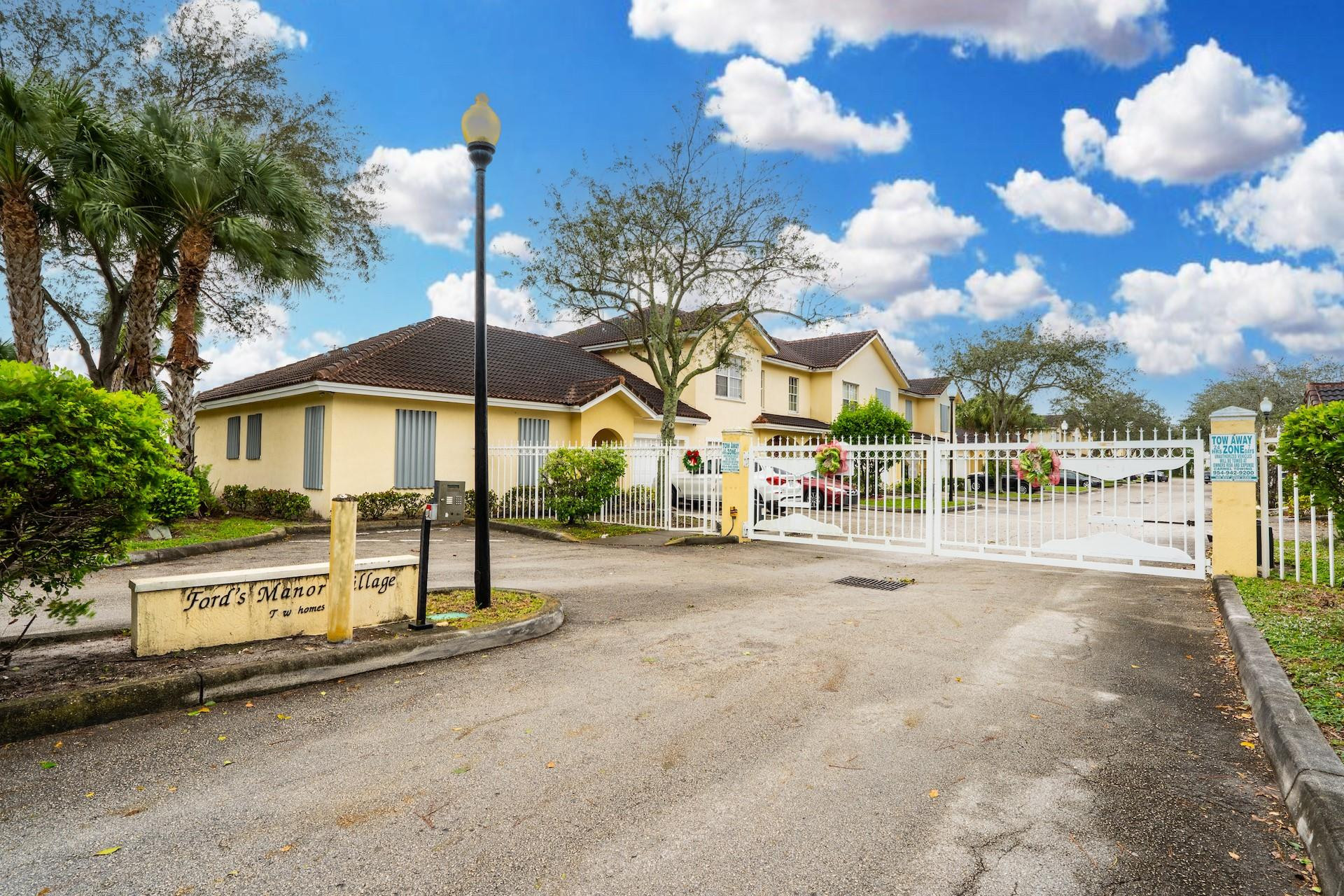 View details of listing 1235 NW 27TH Avenue, Pompano Beach, FL 33069 Pompano Beach with MLS# 
