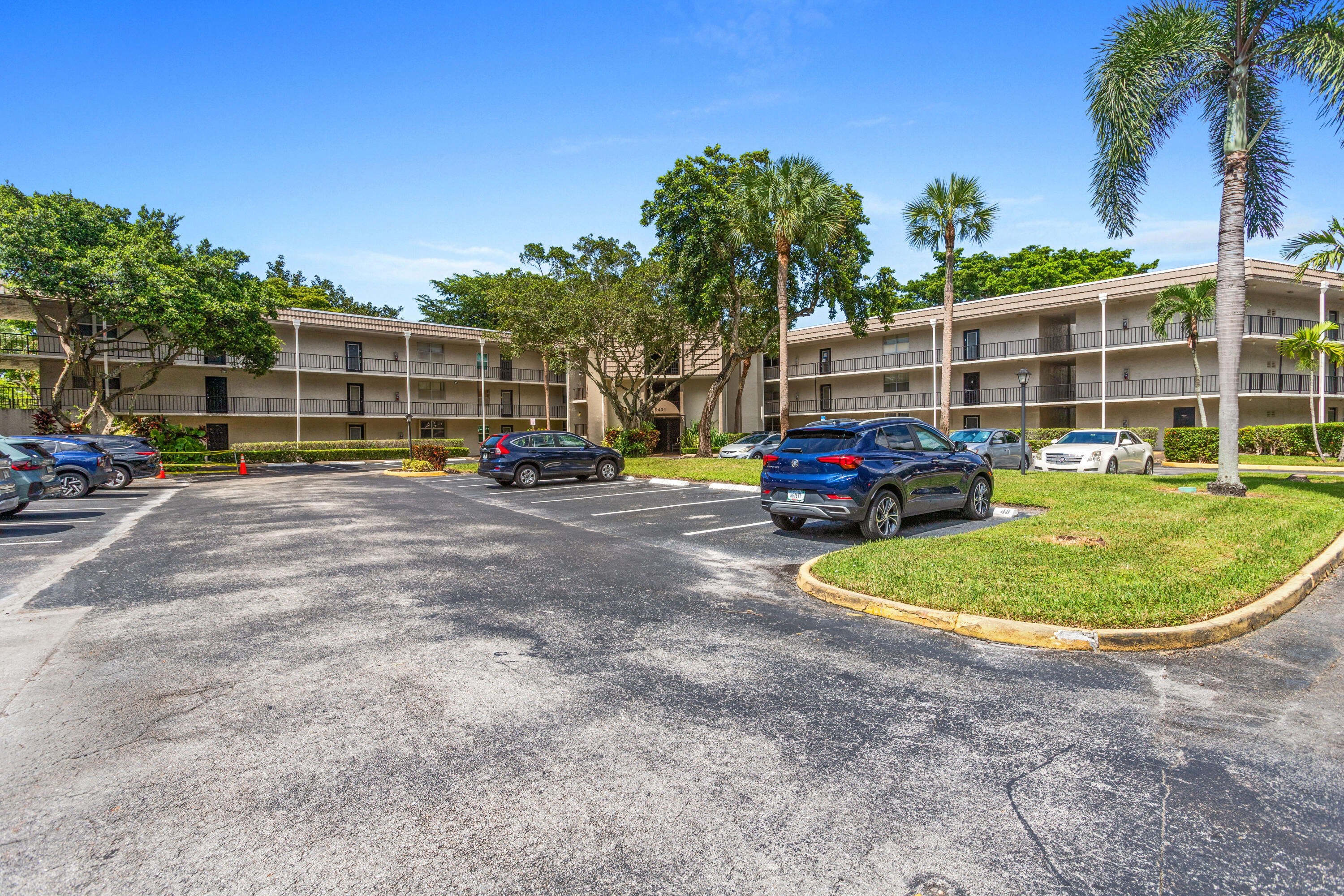 View details of listing 9401 Lime Bay Boulevard 214, Tamarac, FL 33321 Tamarac with MLS#