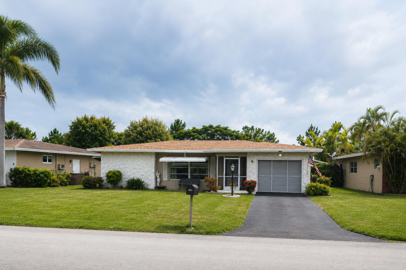 View details of listing 4821 NW 13th Avenue, Deerfield Beach, FL 33064 Deerfield Beach with MLS# 
