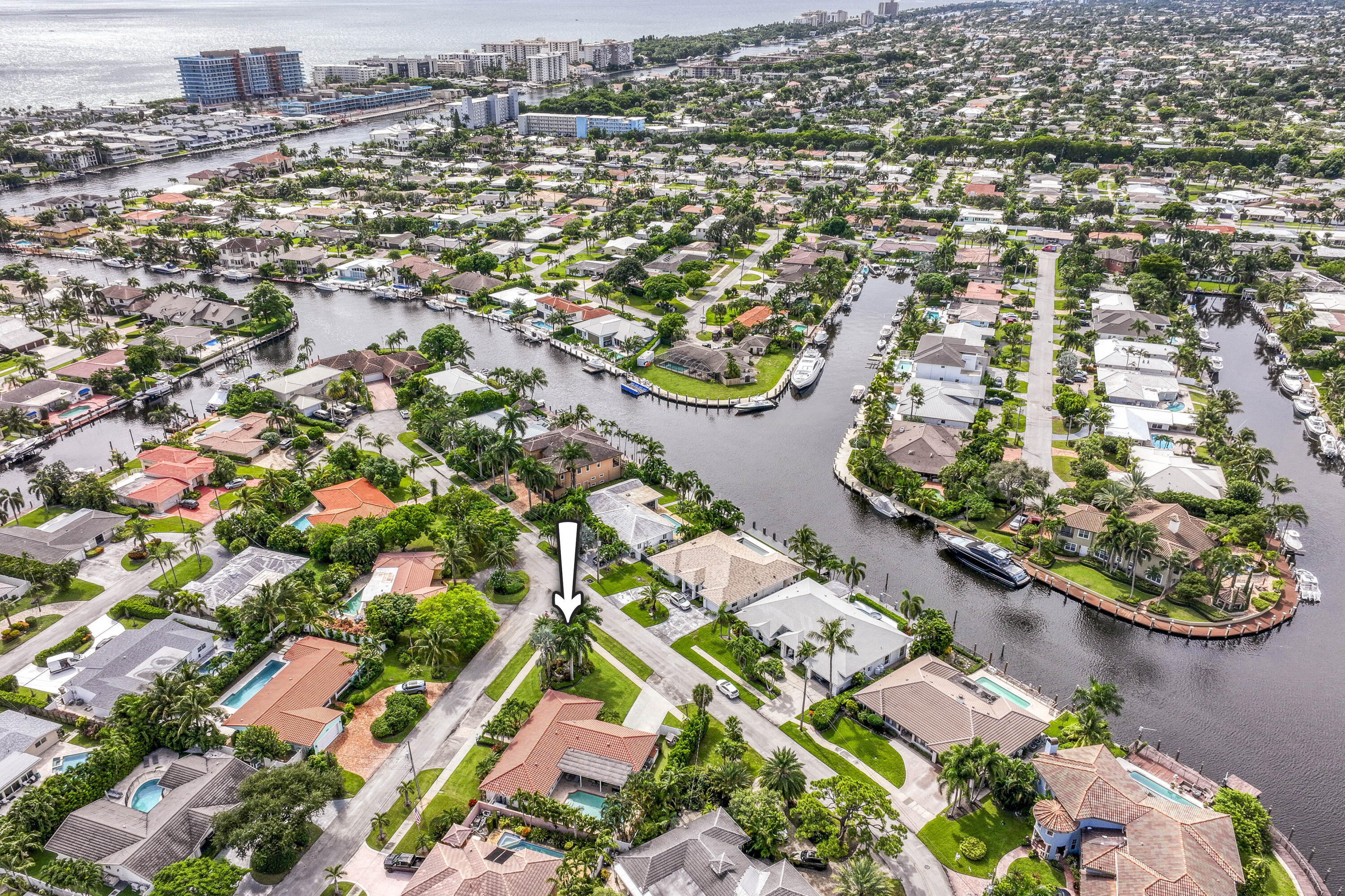 View details of listing 1123 SE 14th Avenue, Deerfield Beach, FL 33441 Deerfield Beach with MLS# 