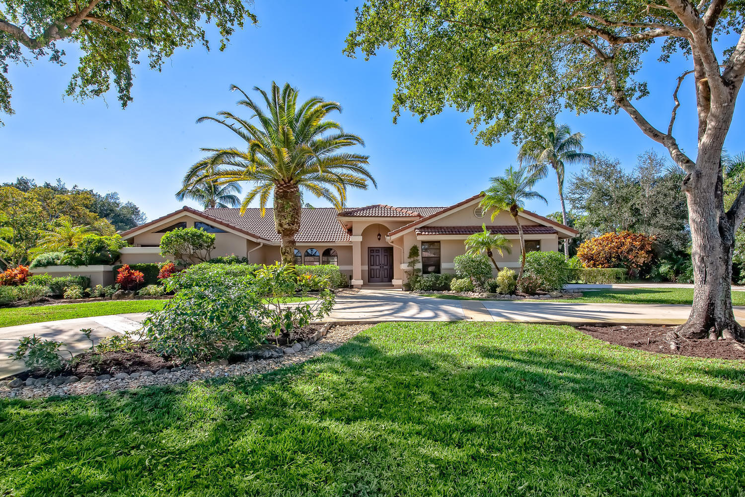 View details of listing 6931 W Cypresshead Drive, Parkland, FL 33067 Parkland with MLS# 
