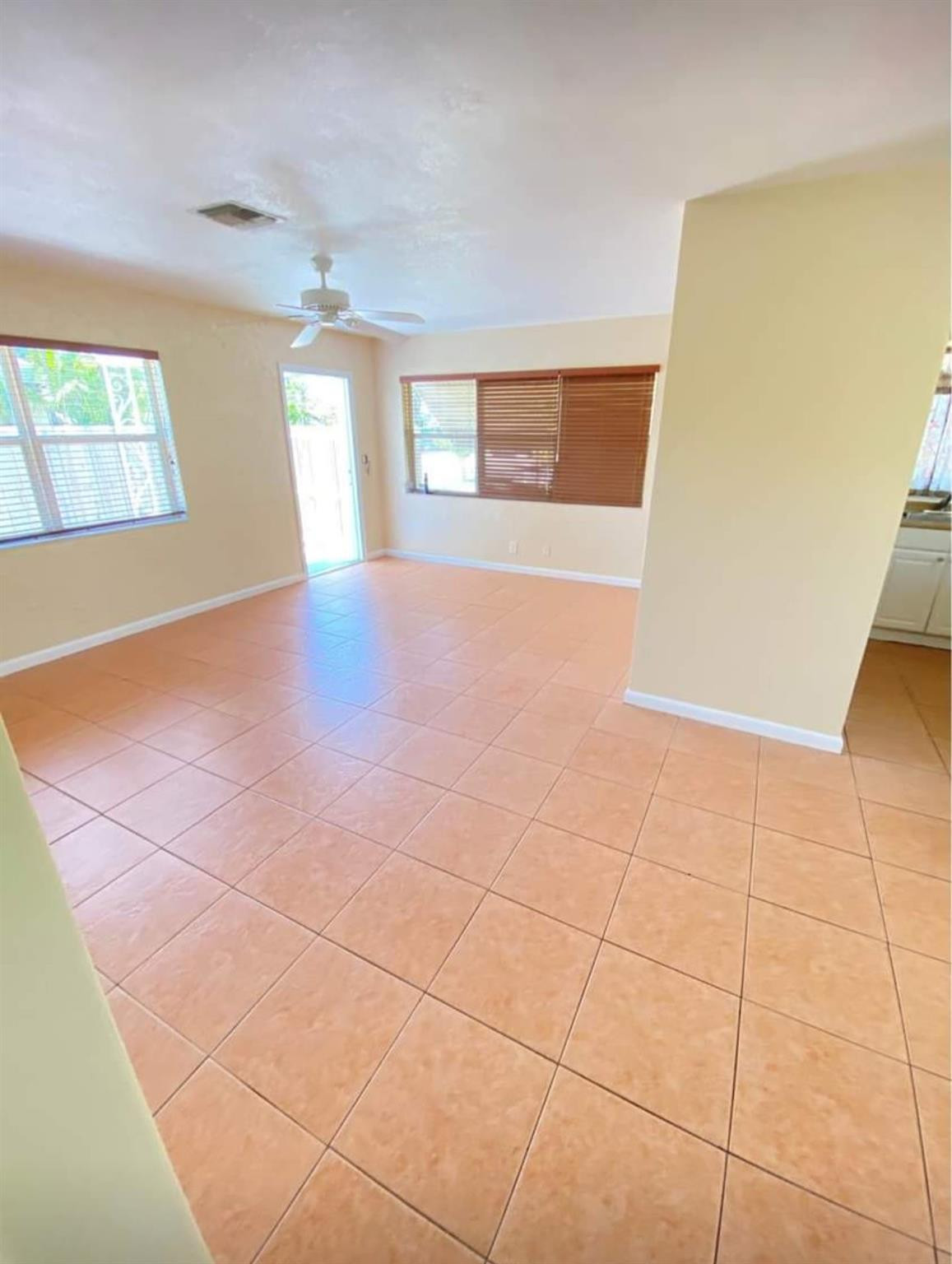 Listing  224 NE 19th Avenue 1, Pompano Beach, FL 33060, Pompano Beach, FL 33060