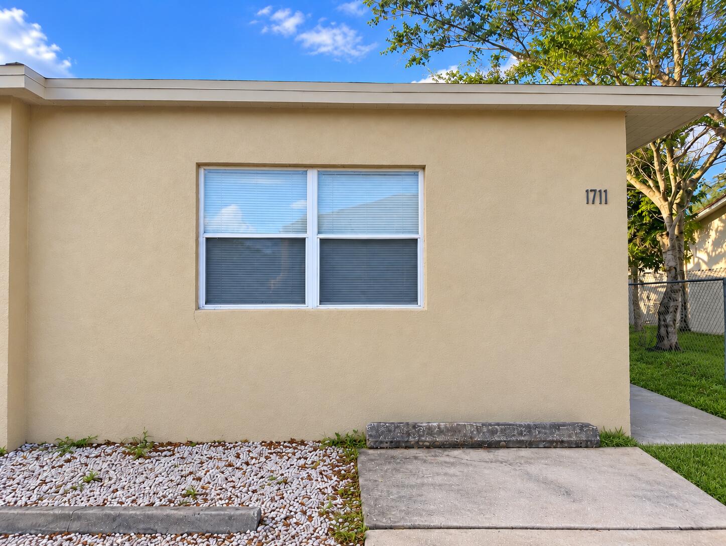 View details of listing 1711 NW 7th Street, Fort Lauderdale, FL 33311 Fort Lauderdale with MLS# 