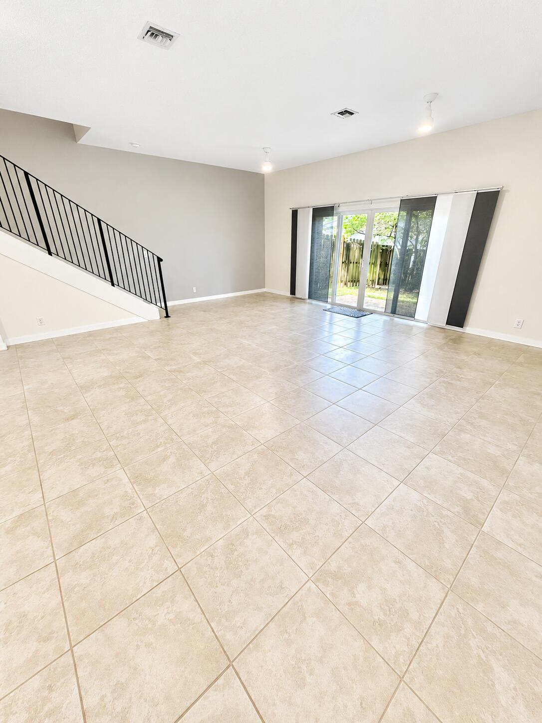 View details of listing 2931 SW 18th Terrace, Fort Lauderdale, FL 33315 Fort Lauderdale with MLS# 