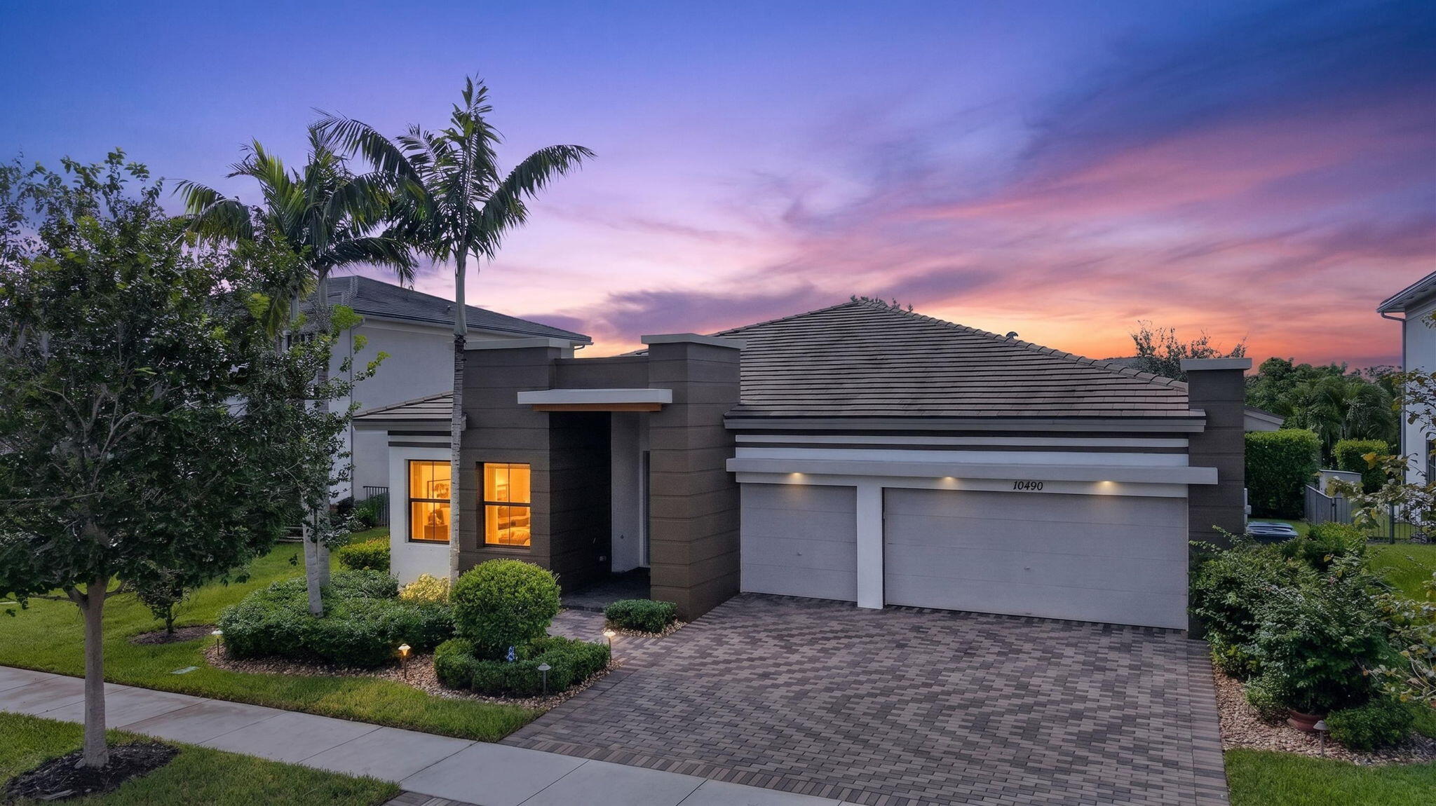 View details of listing 10490 S Lago Vista Circle, Parkland, FL 33076 Parkland with MLS#