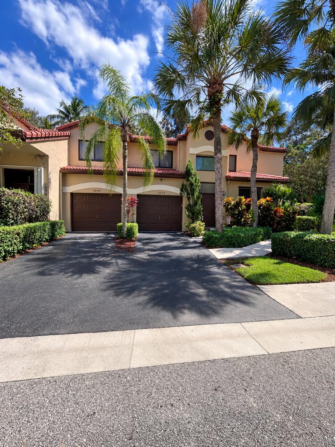 View details of listing 1000 NW 105th Way 1000, Plantation, FL 33322 Plantation with MLS# 