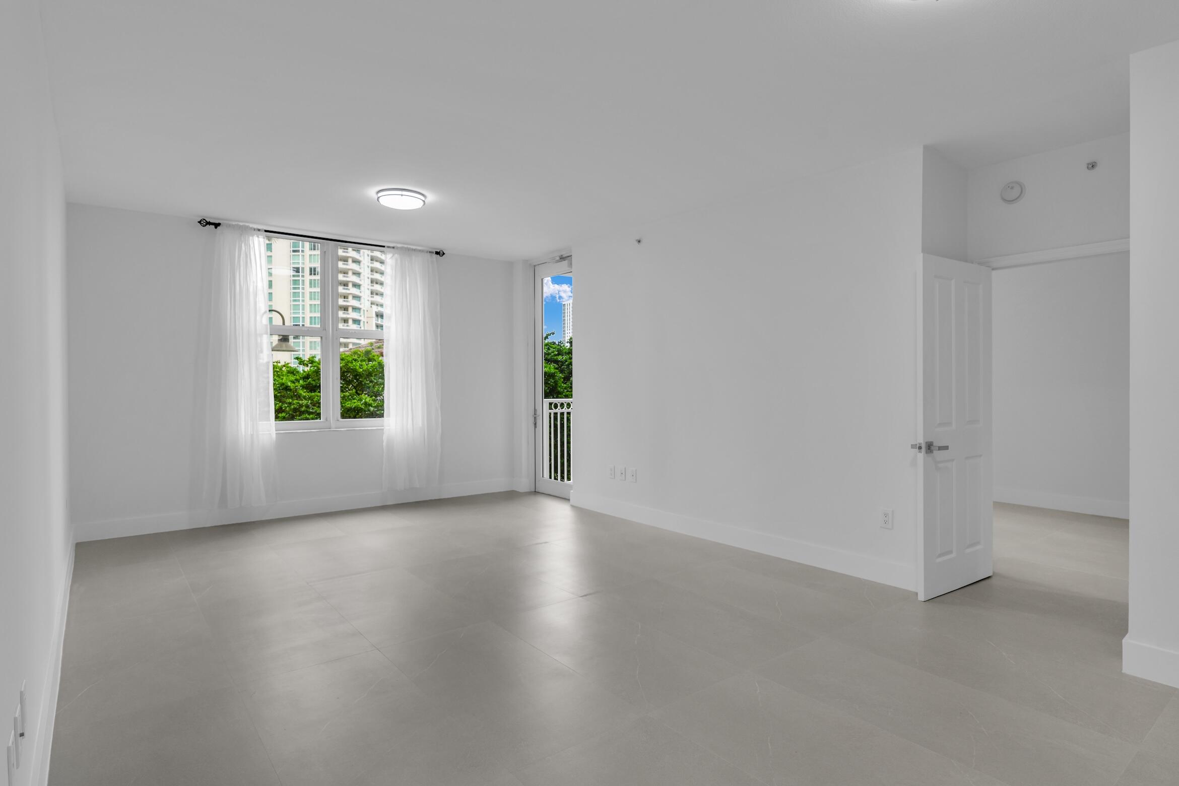 View details of listing 511 SE 5th Avenue 703, Fort Lauderdale, FL 33301 Fort Lauderdale with MLS# 