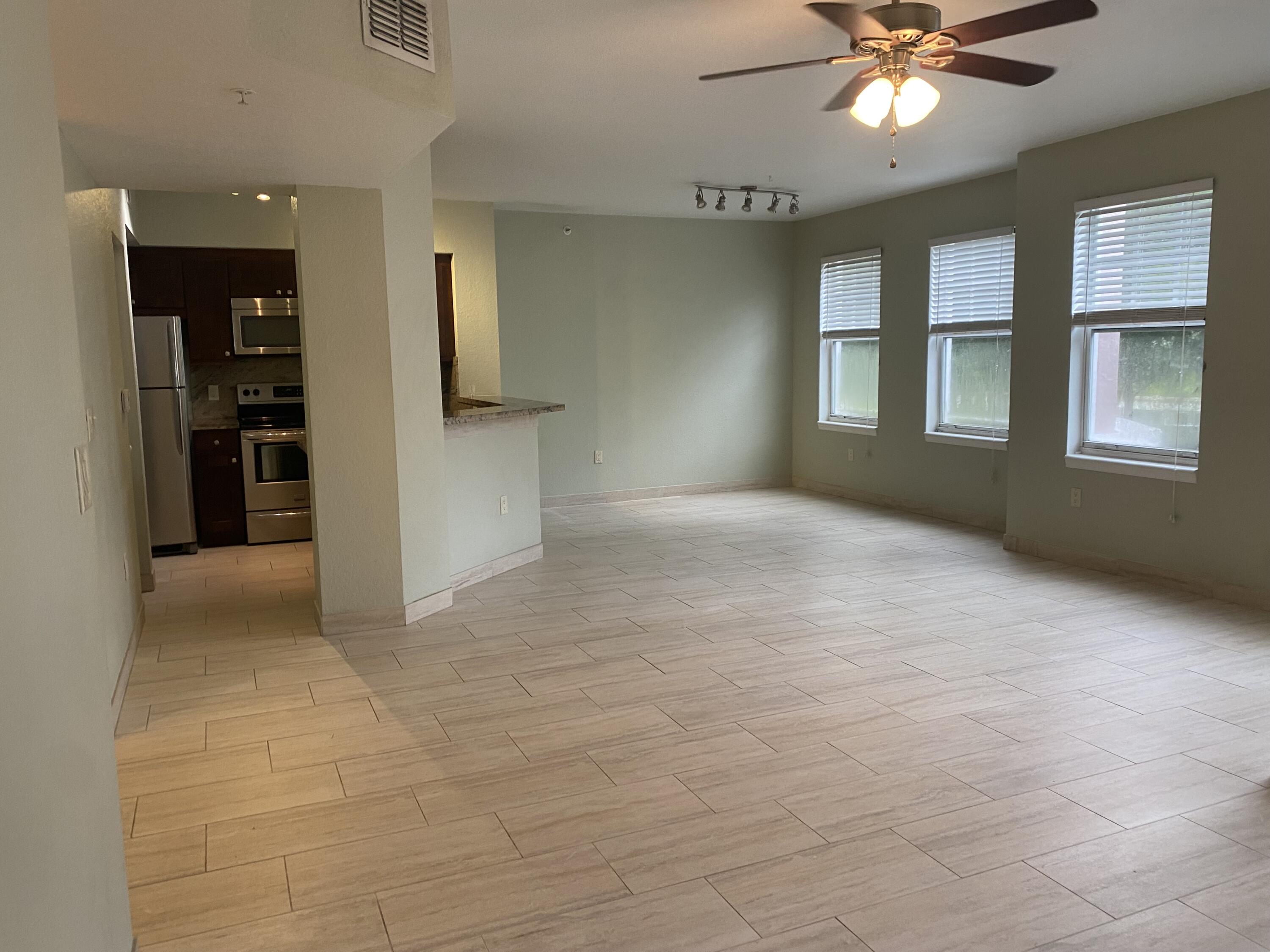 View details of listing 6920 W SAMPLE Road W 6920, Coral Springs, FL 33067 Coral Springs with MLS# 