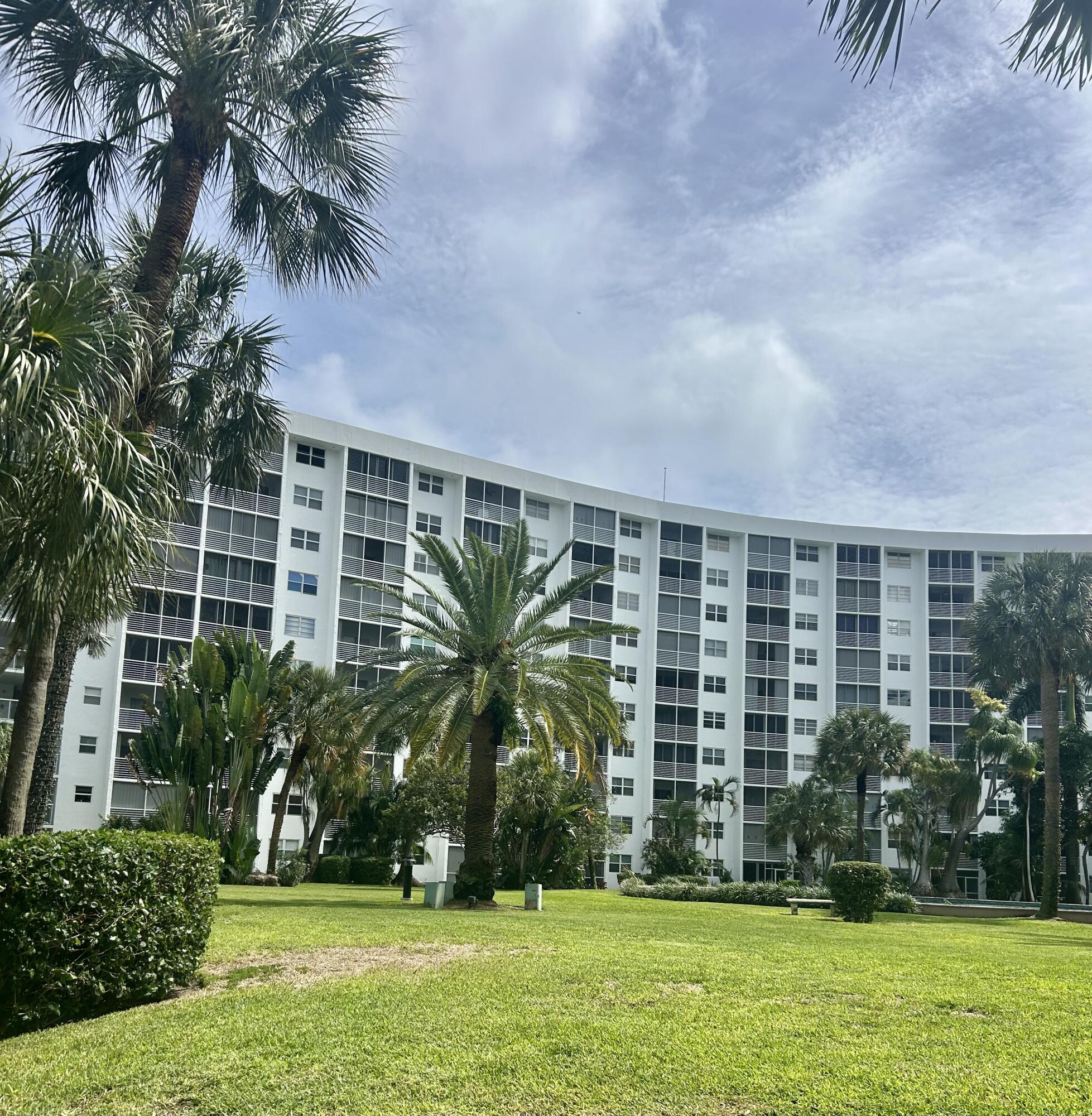 View details of listing 2731 NE 14th Street Causeway 629, Pompano Beach, FL 33062 Pompano Beach with MLS# 