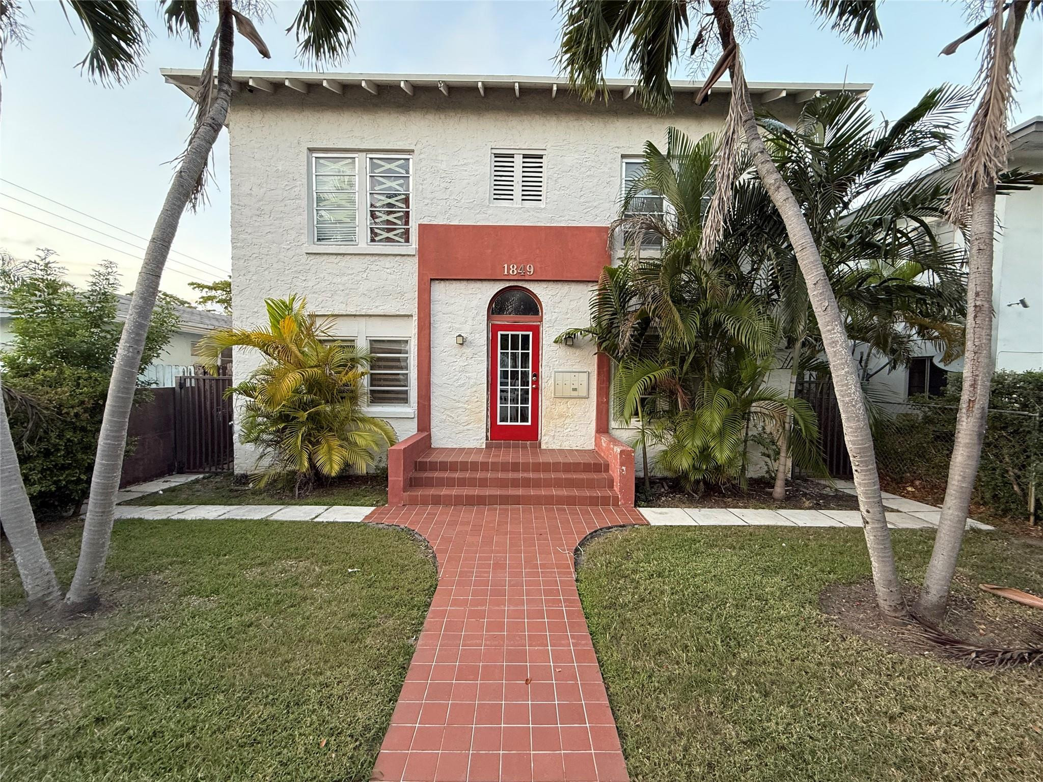 View details of listing 1849 Dewey Street 3, Hollywood, FL 33020 Hollywood with MLS# 