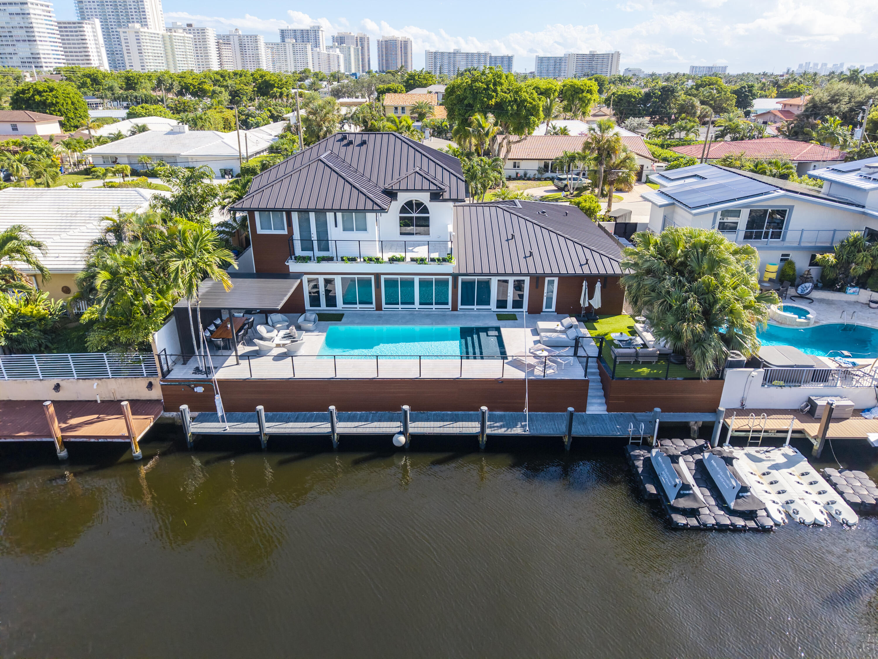 View details of listing 11 Castle Harbor Isle Drive, Fort Lauderdale, FL 33308 Fort Lauderdale with MLS# 