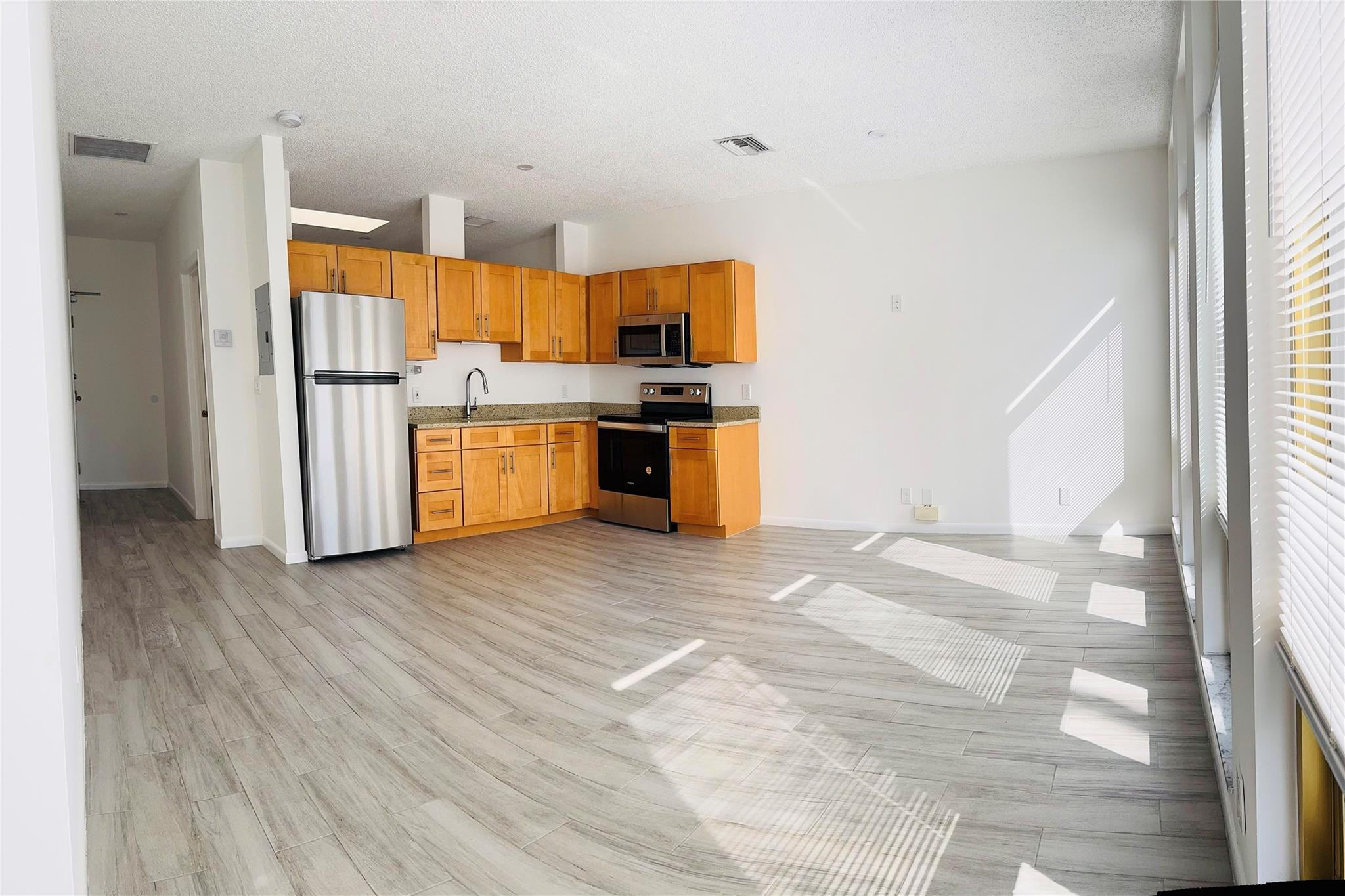 View details of listing 229 COMMERCIAL Boulevard 1, Lauderdale-By-The-Sea, FL 33308 Lauderdale-By-The-Sea with MLS# 