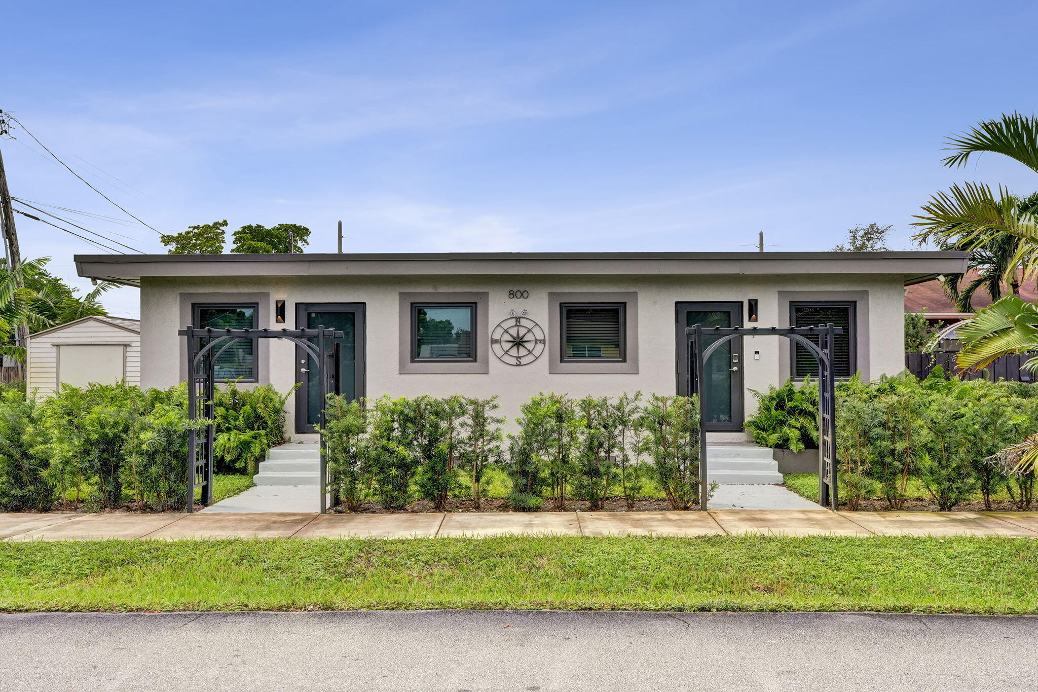 View details of listing 800 N 59th Avenue 1-2, Hollywood, FL 33021 Hollywood with MLS# 