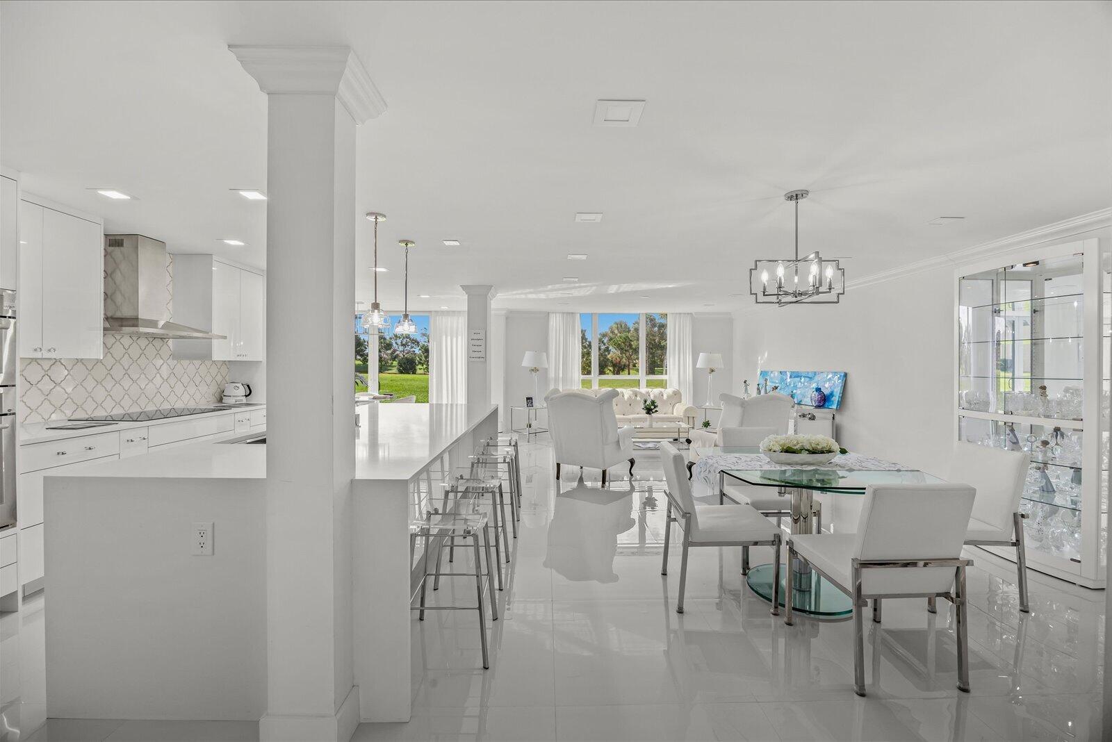 Listing  5390 WOODLAND LAKES Drive 105, Palm Beach Gardens, FL 33418, Palm Beach Gardens, FL 33418