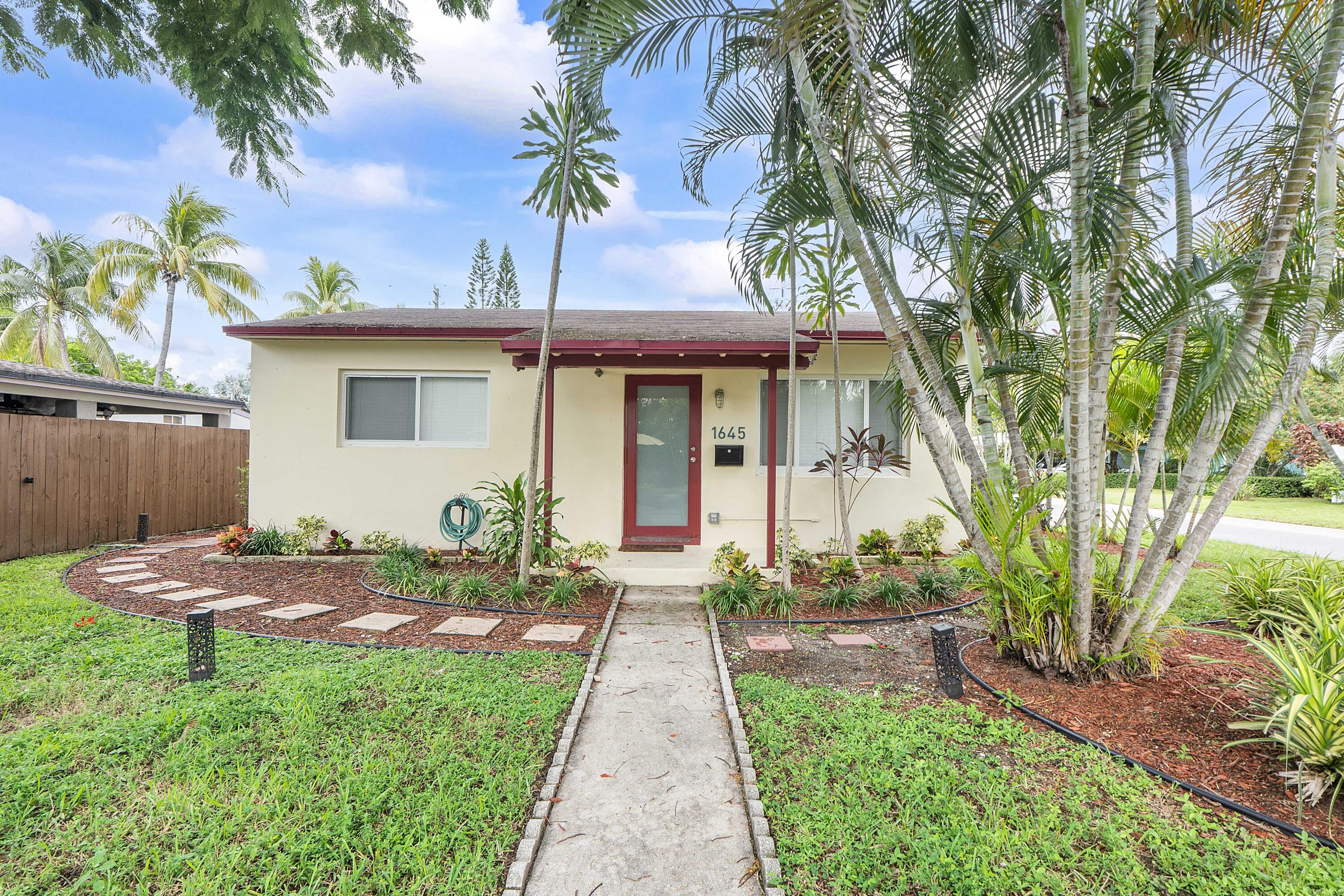 View details of listing 1645 NE 16th Avenue, Fort Lauderdale, FL 33305 Fort Lauderdale with MLS# 