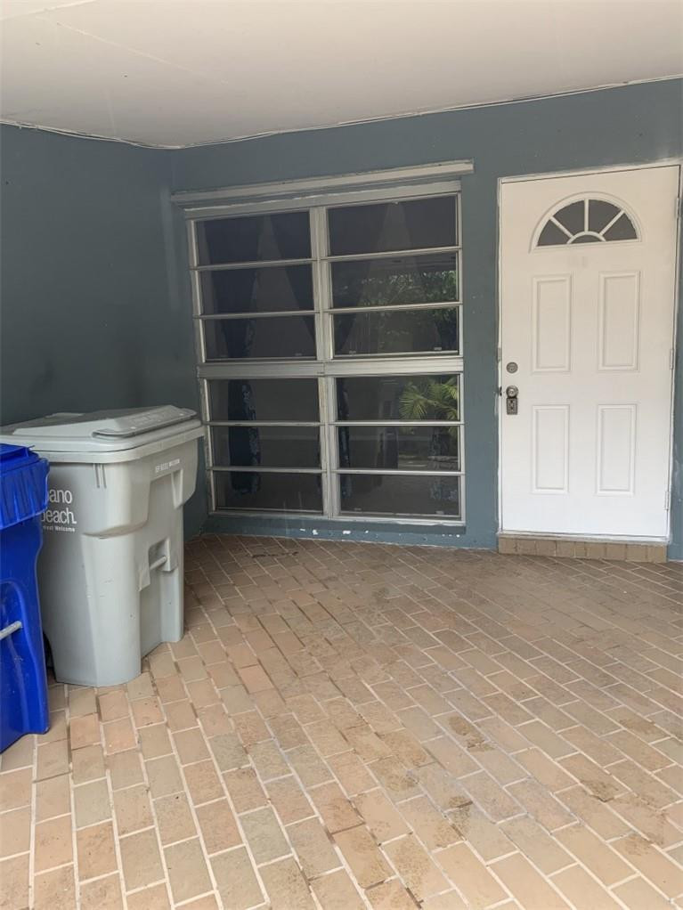 View details of listing 224 NE 24th Avenue E, Pompano Beach, FL 33062 Pompano Beach with MLS# 