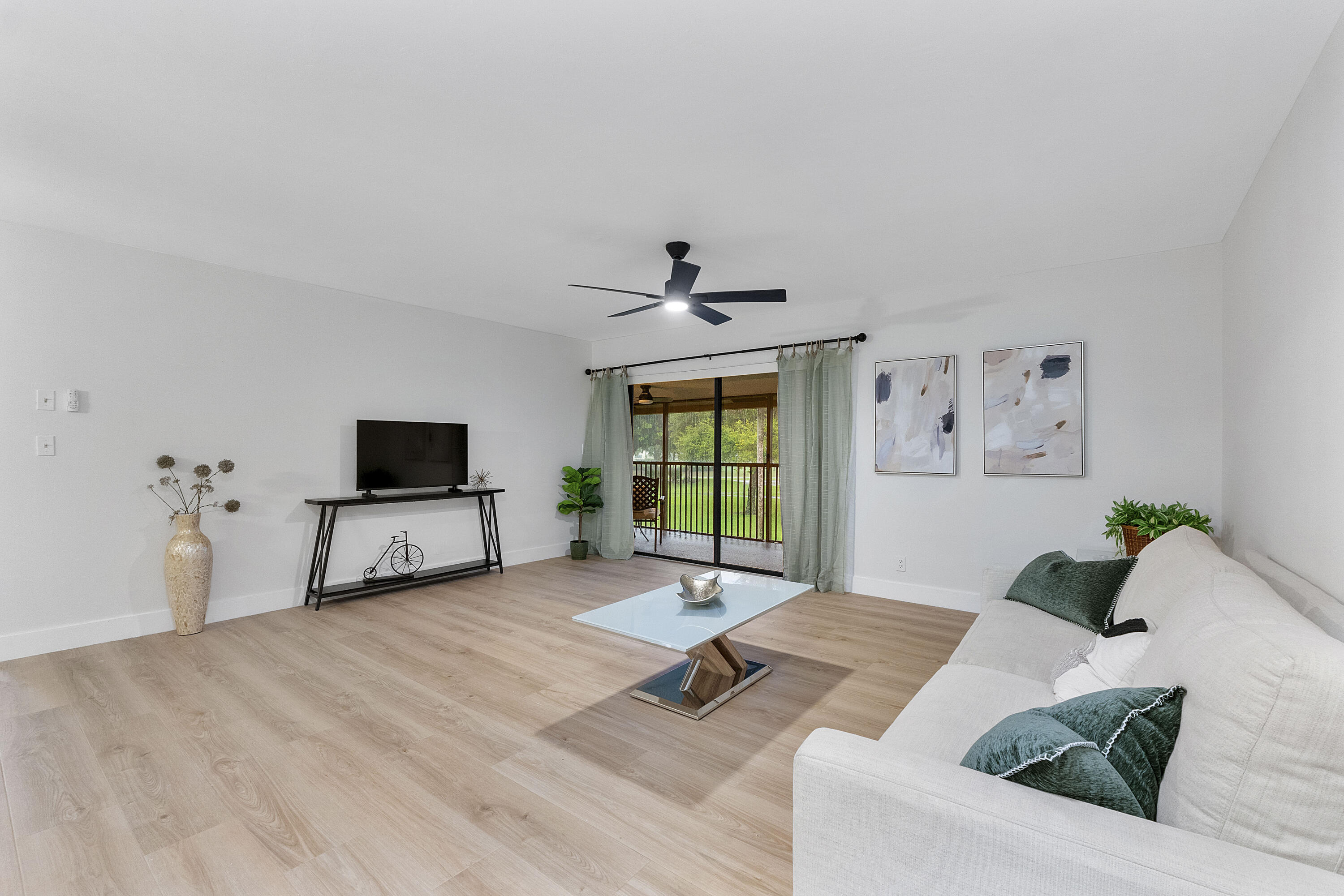 View details of listing 195 DEER CREEK Boulevard 807, Deerfield Beach, FL 33442 Deerfield Beach with MLS# 