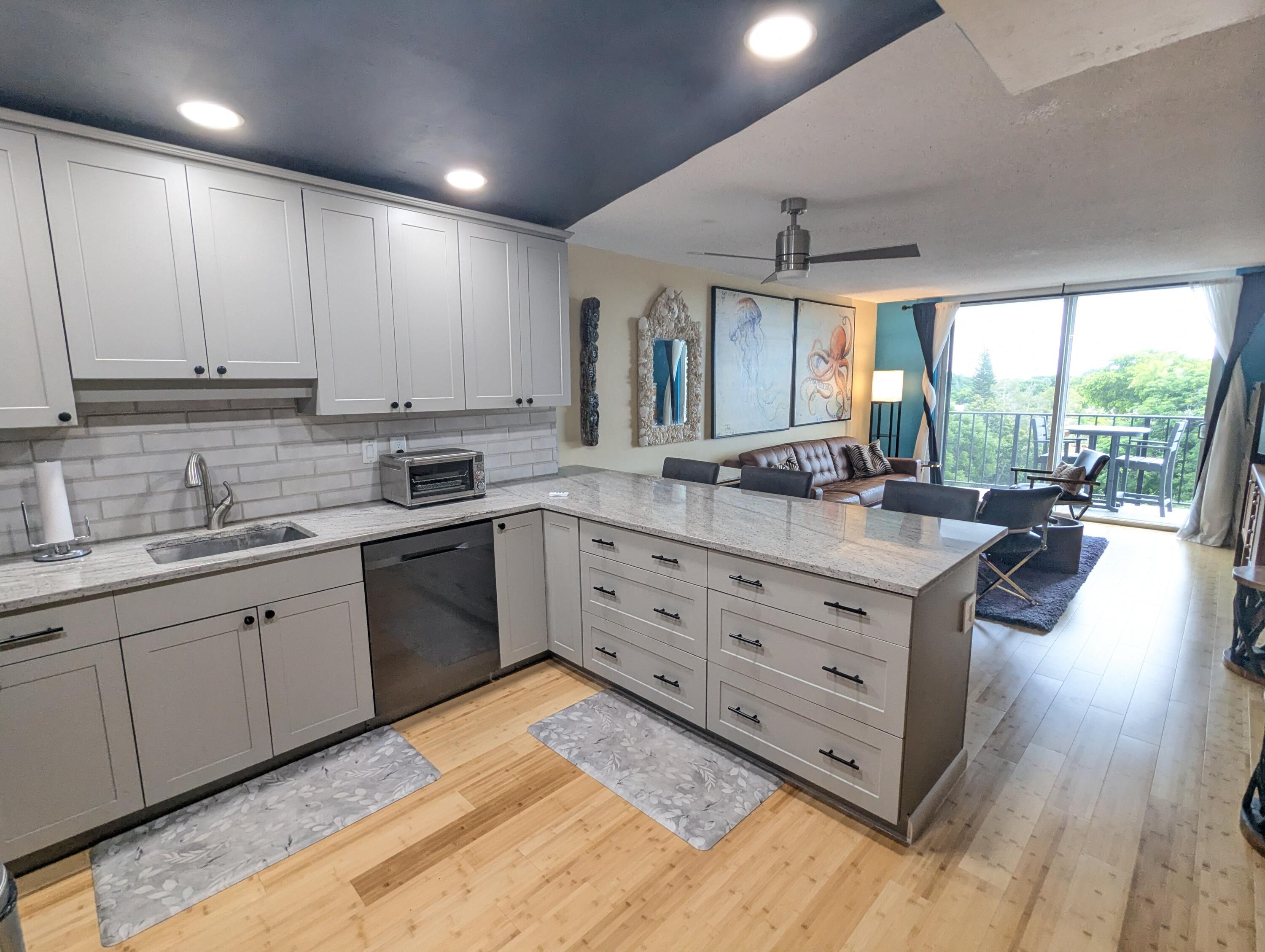 View details of listing 1800 N ANDREWS Avenue 5B, Fort Lauderdale, FL 33311 Fort Lauderdale with MLS# 
