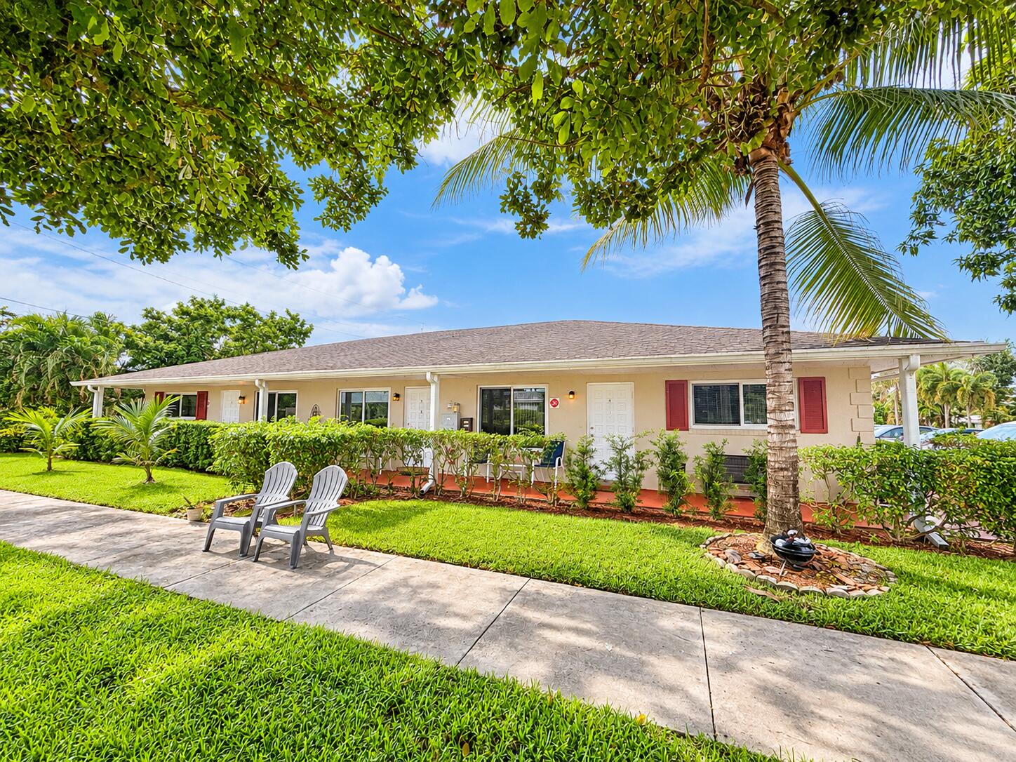 View details of listing 560 SE 23RD Avenue 1, Pompano Beach, FL 33062 Pompano Beach with MLS# 