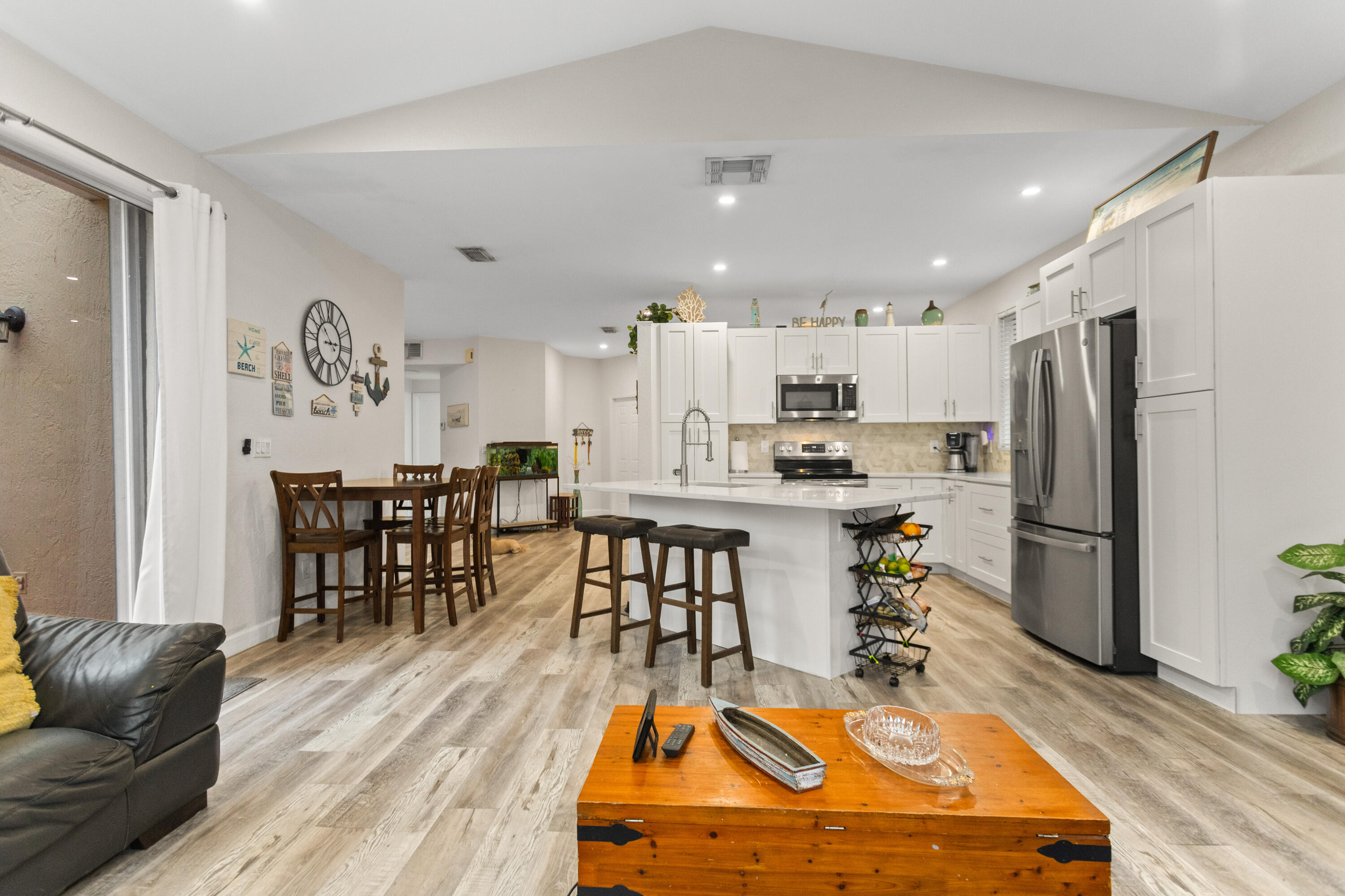 View details of listing 18413 NW 20th Street, Pembroke Pines, FL 33029 Pembroke Pines with MLS#