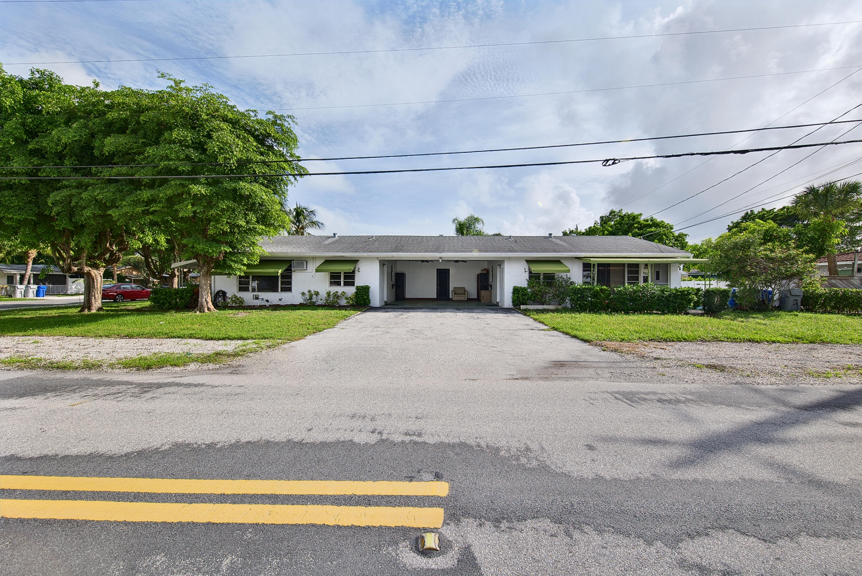 View details of listing 2312 NE 4th Street, Pompano Beach, FL 33062 Pompano Beach with MLS# 