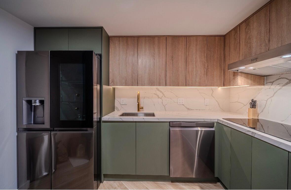 View details of listing 801 BRICKELL BAY Drive 1168, Miami, FL 33131 Miami with MLS# 