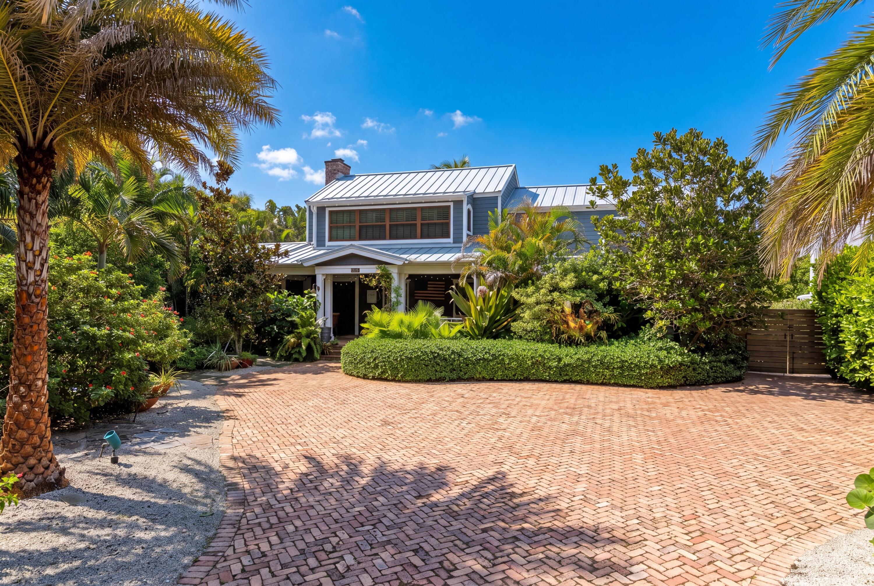 View details of listing 613 S Lakeside Drive, Lake Worth Beach, FL 33460 Lake Worth Beach with MLS# 