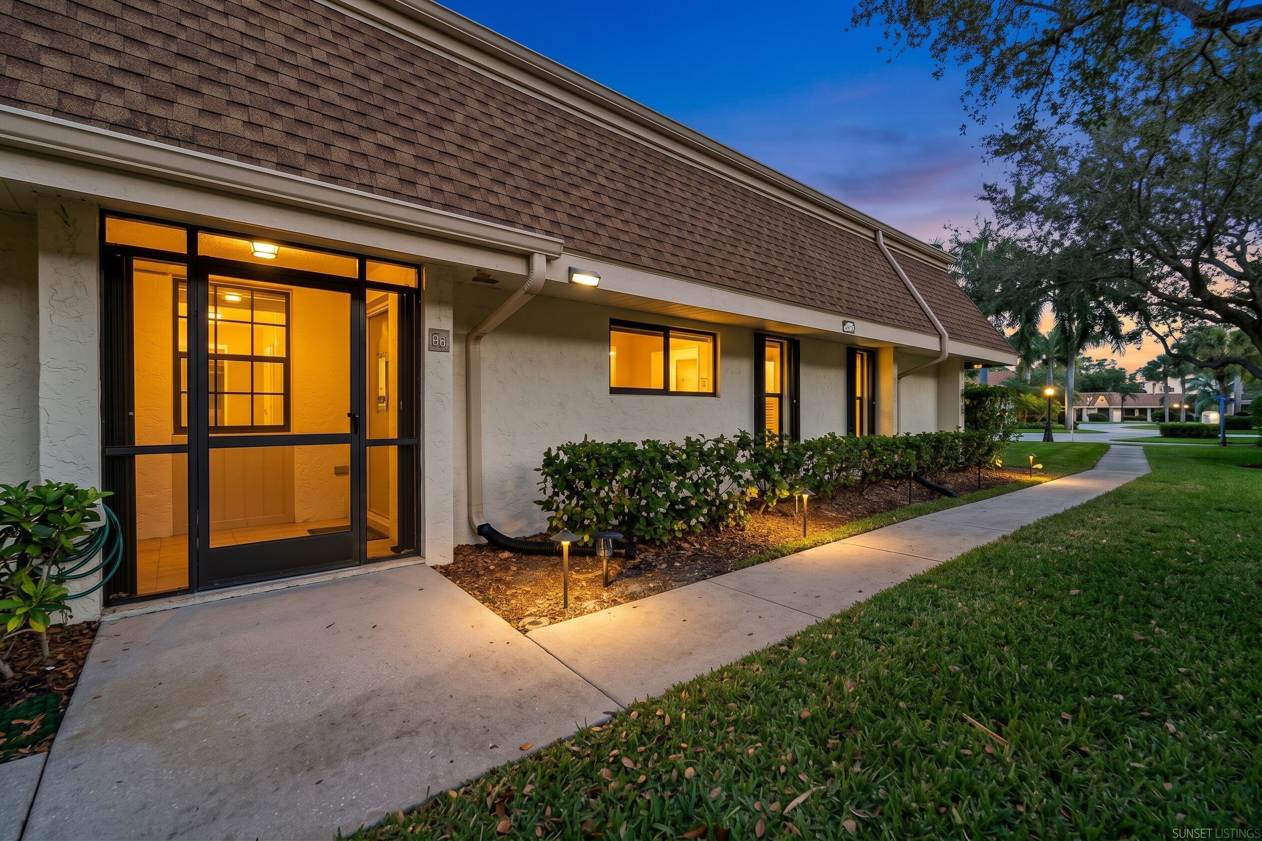 View details of listing 109 Half Moon Circle C, Jupiter, FL 33458 Jupiter with MLS# 