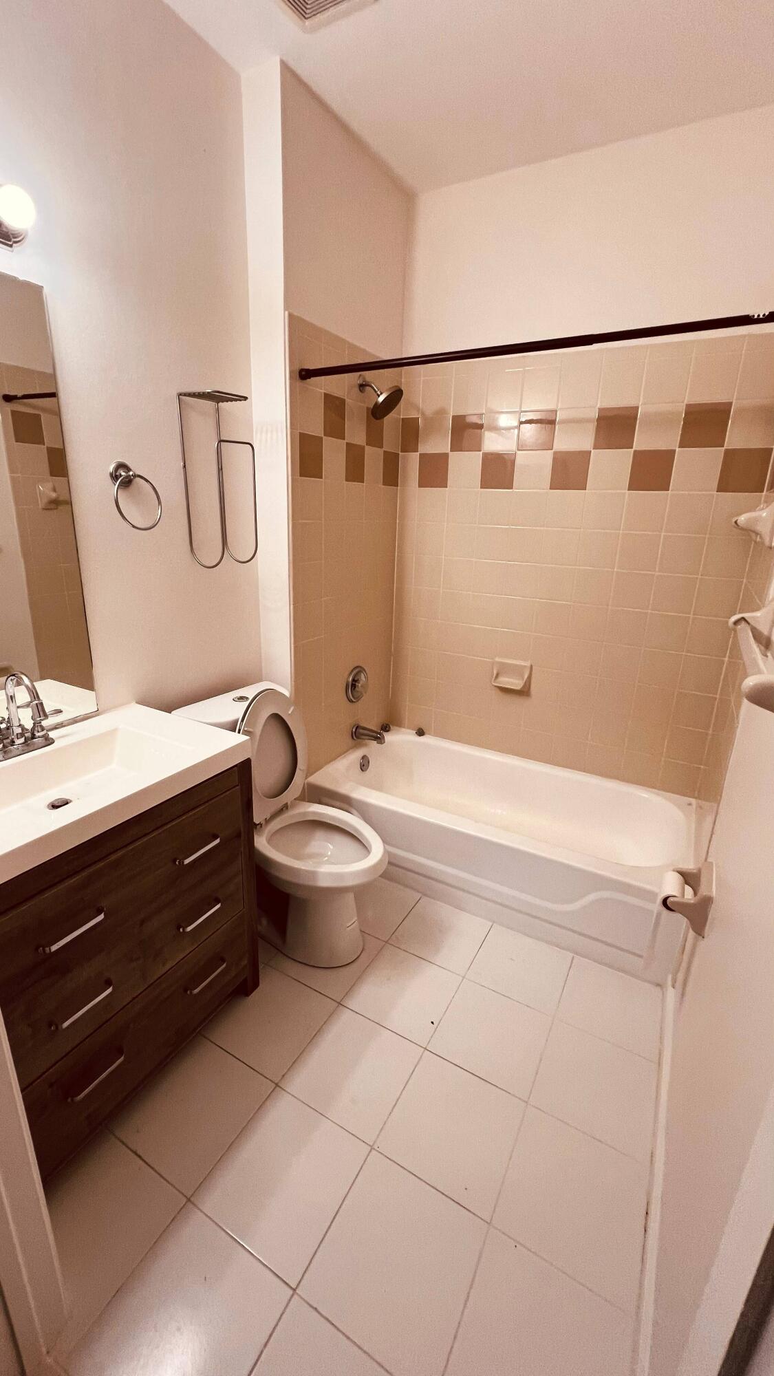 View details of listing 4737 SW 13th Court 4737, Deerfield Beach, FL 33442 Deerfield Beach with MLS# 