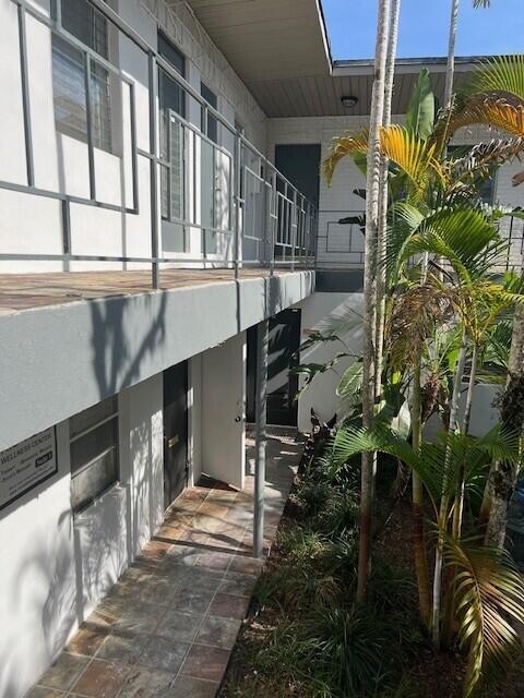View details of listing 608 SE 6th Street 27, Fort Lauderdale, FL 33301 Fort Lauderdale with MLS# 