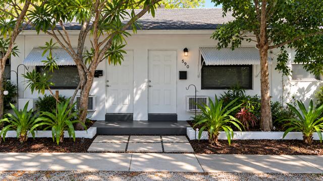 View details of listing 560 NE 15th Avenue, Fort Lauderdale, FL 33301 Fort Lauderdale with MLS# 