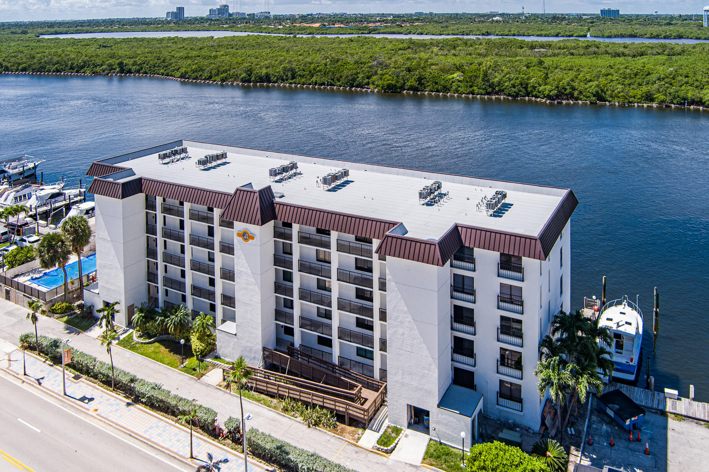 Listing  3200 N OCEAN Drive 402, Hollywood, FL 33019, Hollywood, FL 33019