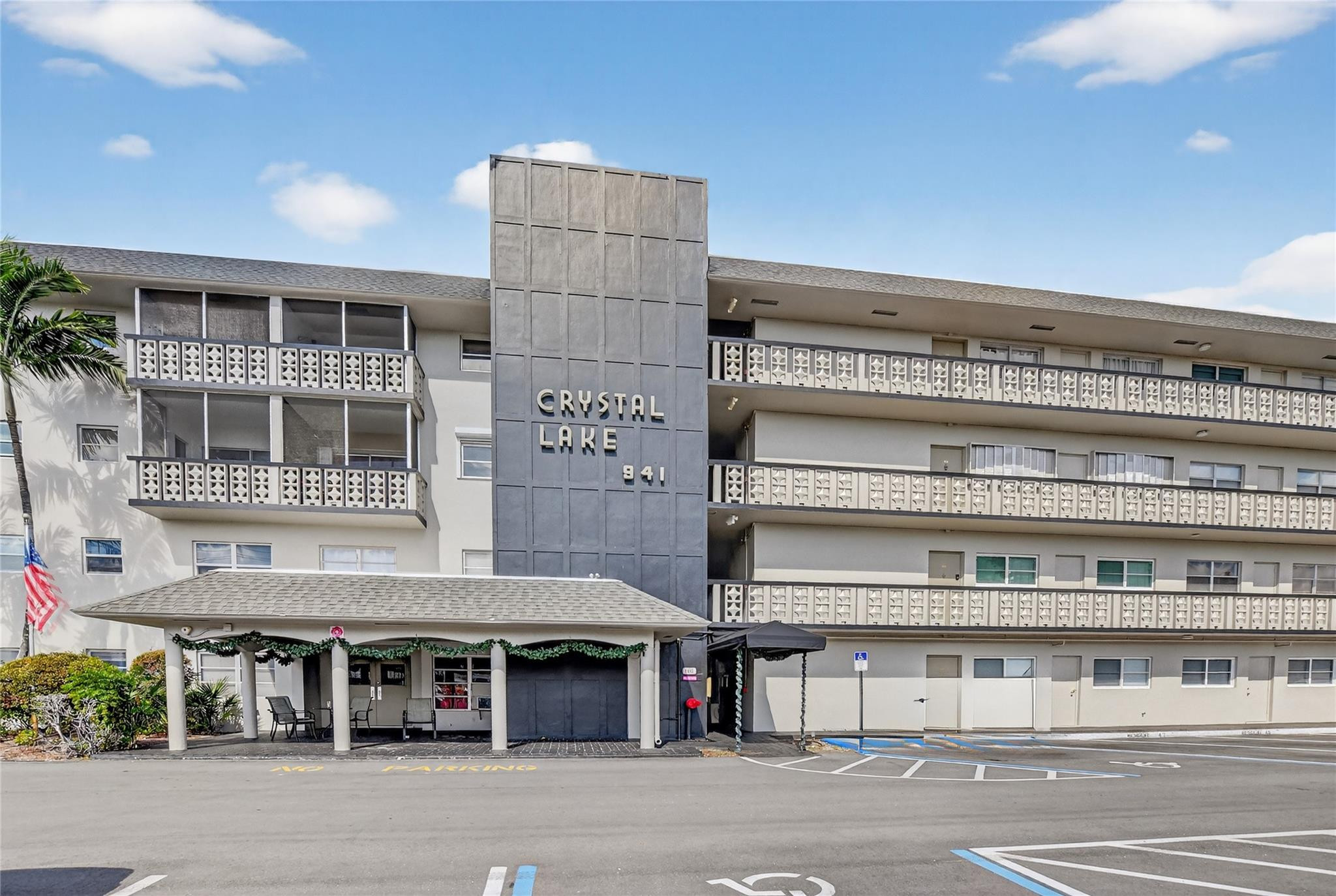 Listing  941 CRYSTAL LAKE Drive 311, Deerfield Beach, FL 33064, Deerfield Beach, FL 33064