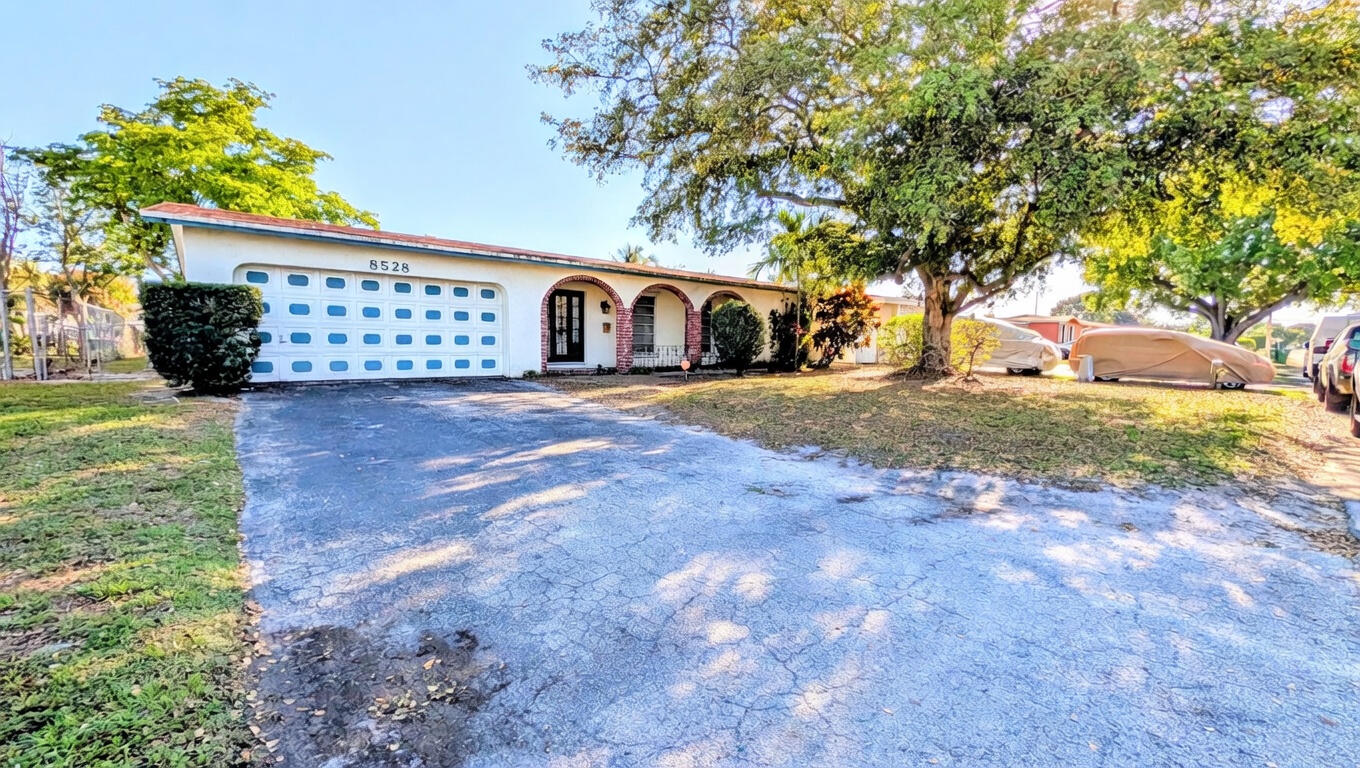 Listing  8528 Windsor Drive, Miramar, FL 33025, Miramar, FL 33025